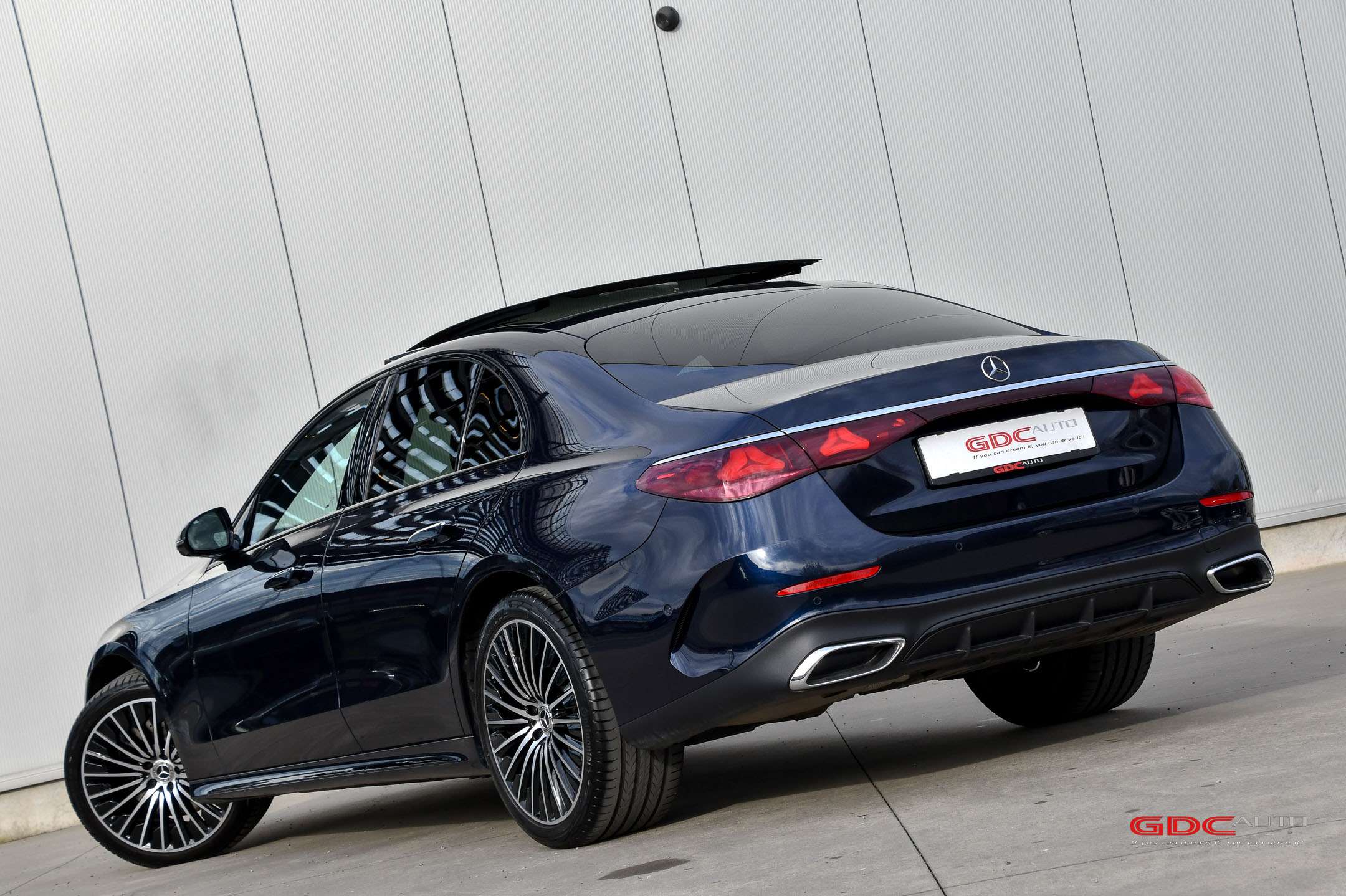 Mercedes-Benz E 200 E200 l AMG Line l Pano Dak l Premium Plus pakket!