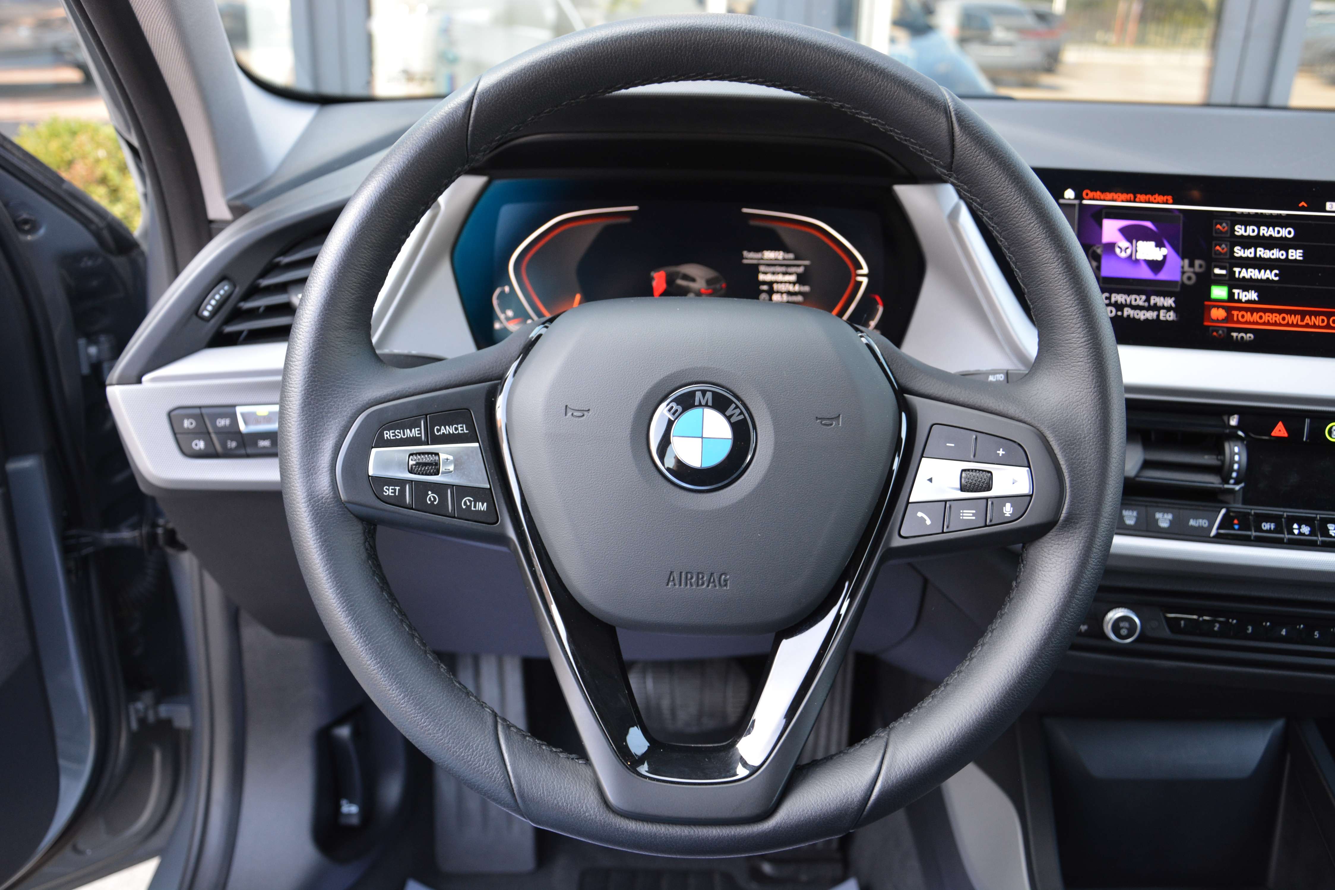 BMW 116 i / Cam/ LED/ Cruise Control/ Navi/ Carplay/ Alu17
