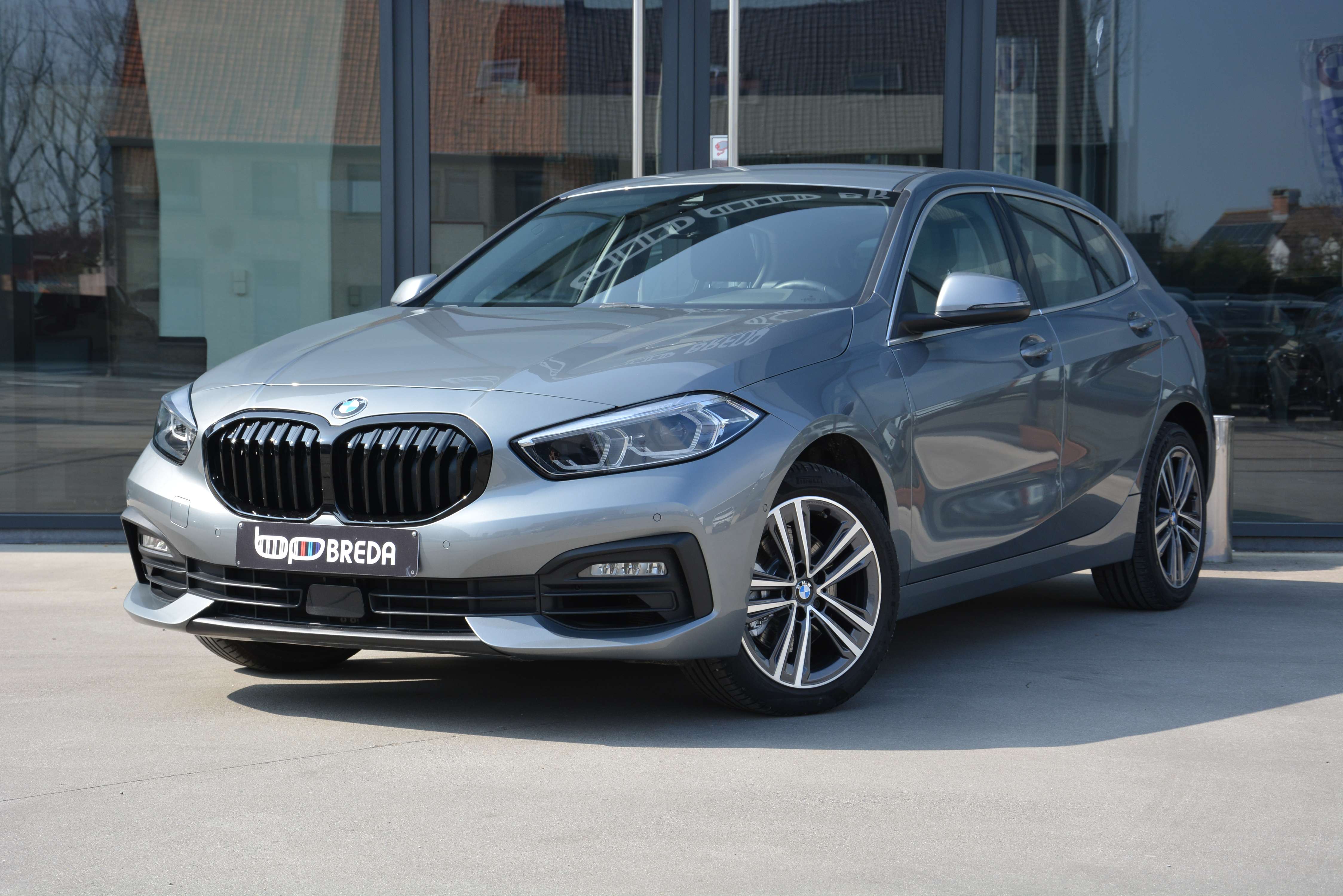 BMW 116 i / Cam/ LED/ Cruise Control/ Navi/ Carplay/ Alu17
