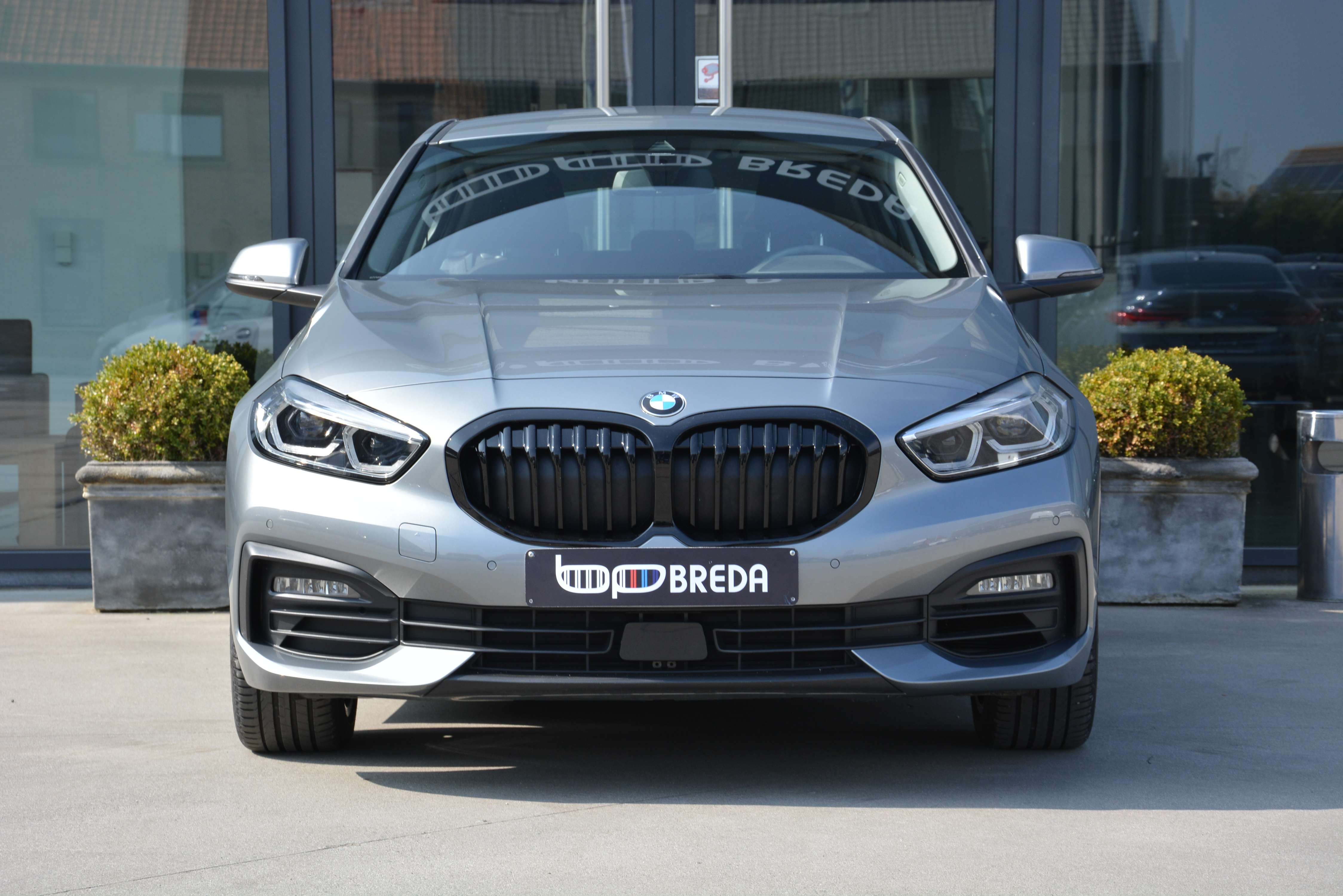 BMW 116 i / Cam/ LED/ Cruise Control/ Navi/ Carplay/ Alu17