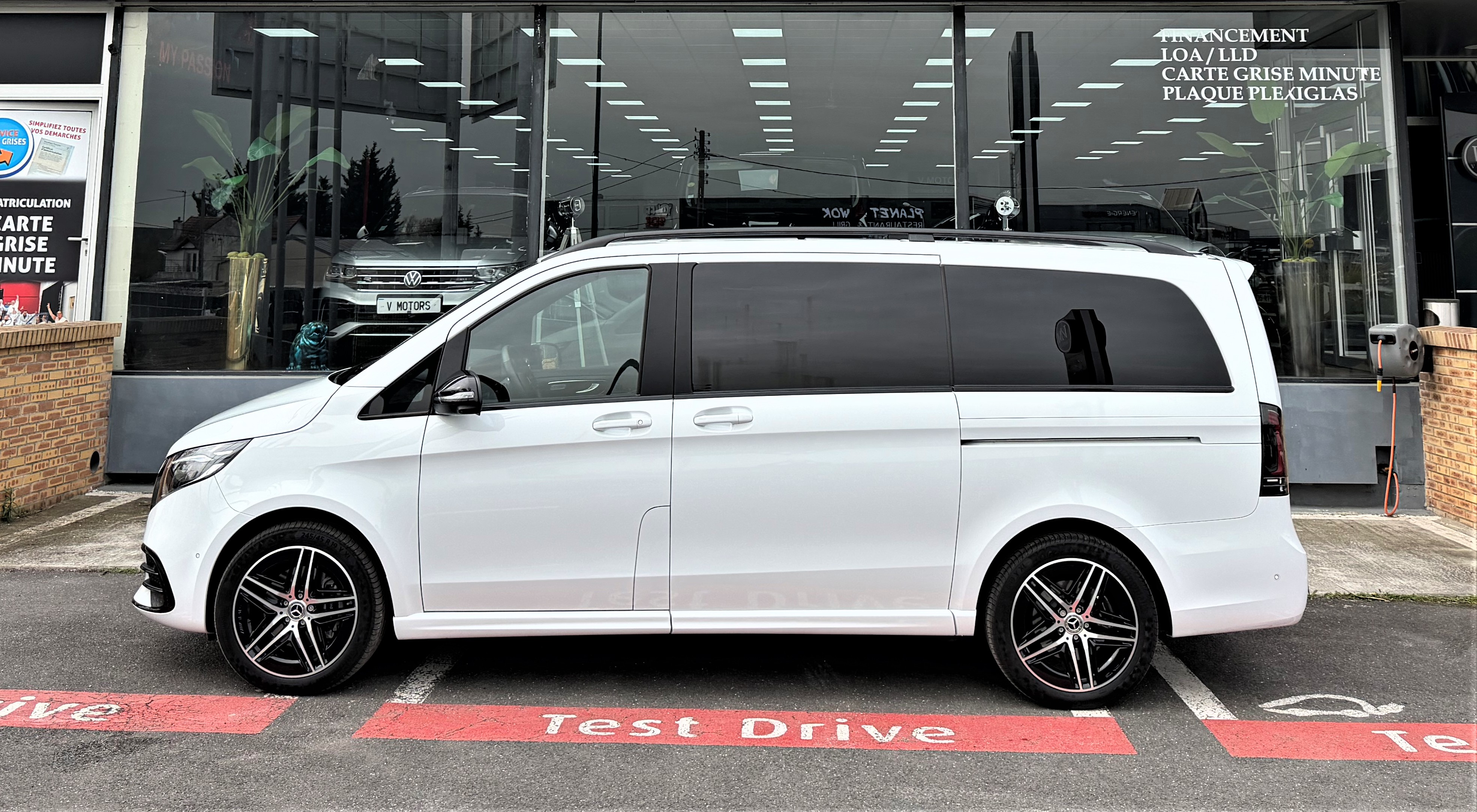 Mercedes-Benz Classe V 300d Avantgarde AMG Design 8 Places Gtie 1er Main