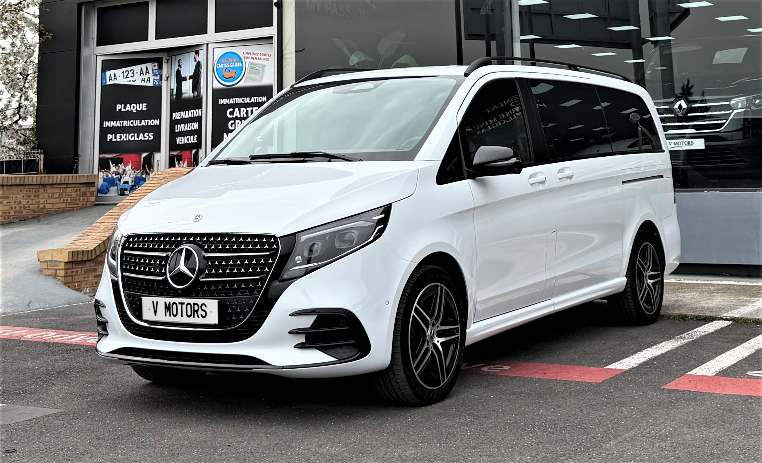 Mercedes-Benz Classe V 300d Avantgarde AMG Design 8 Places Gtie 1er Main