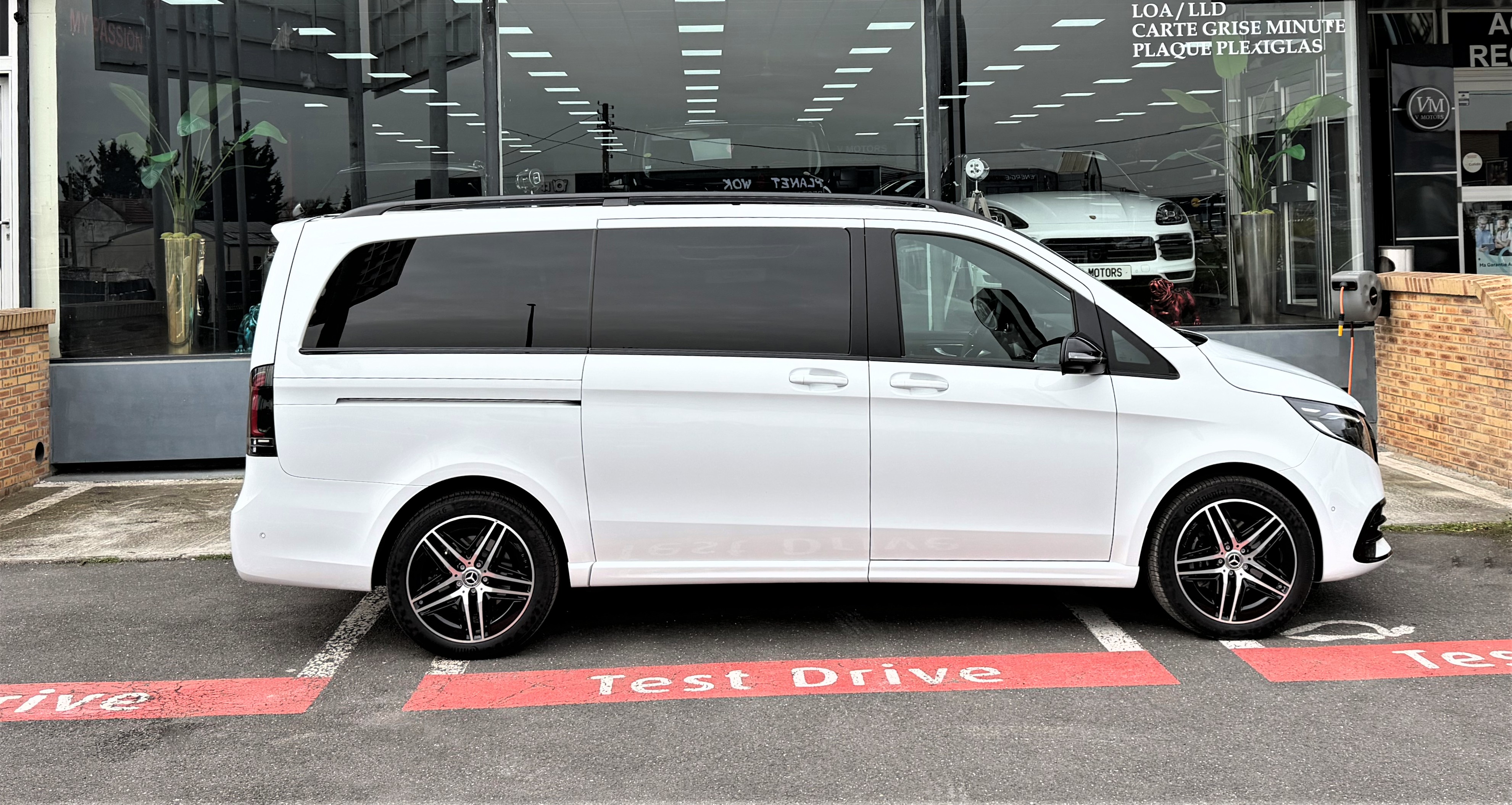 Mercedes-Benz Classe V 300d Avantgarde AMG Design 8 Places Gtie 1er Main