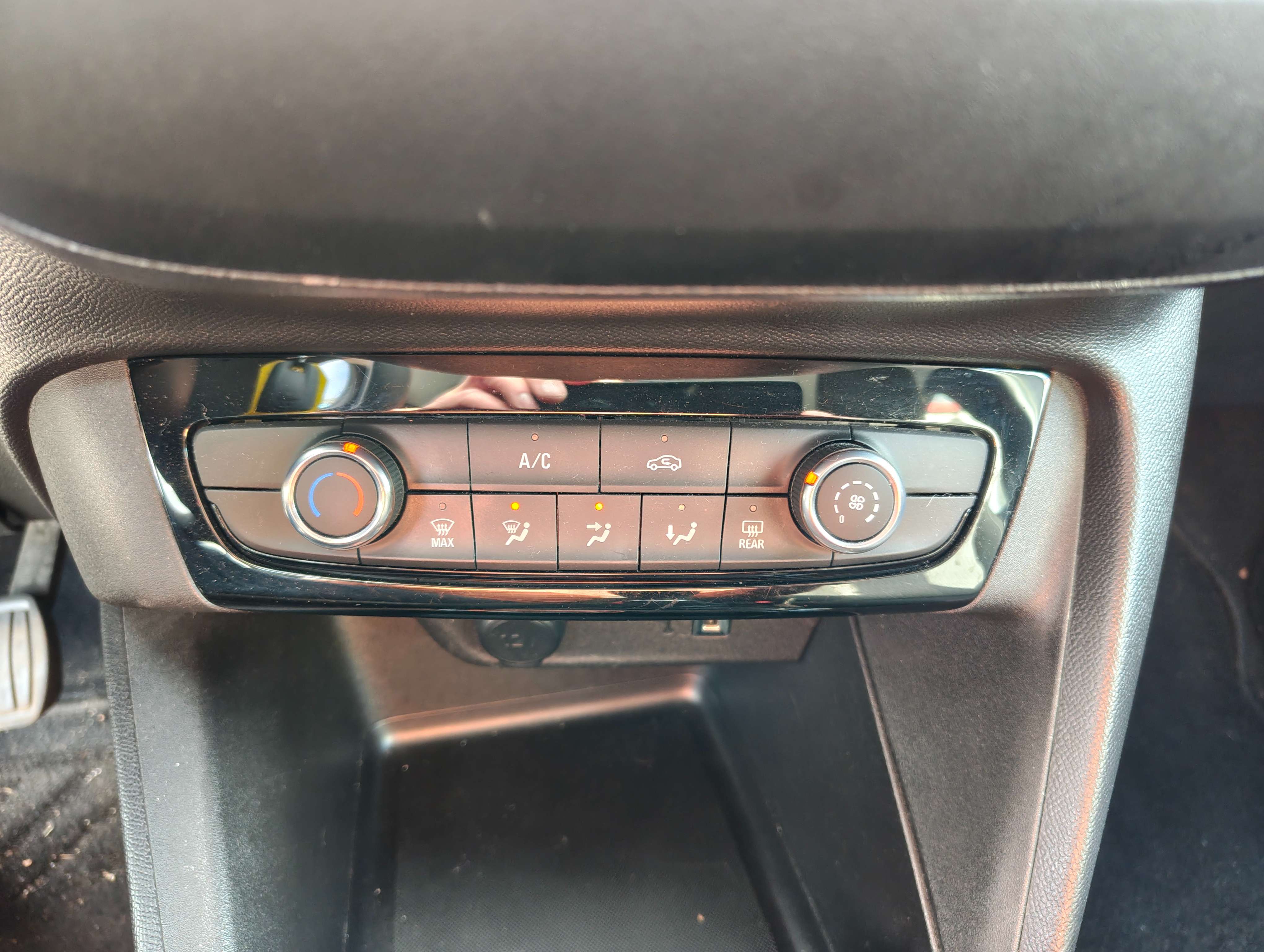 Opel Corsa Corsa 1.2i Edition S/S 75 pk 56212 km NAVI DAB