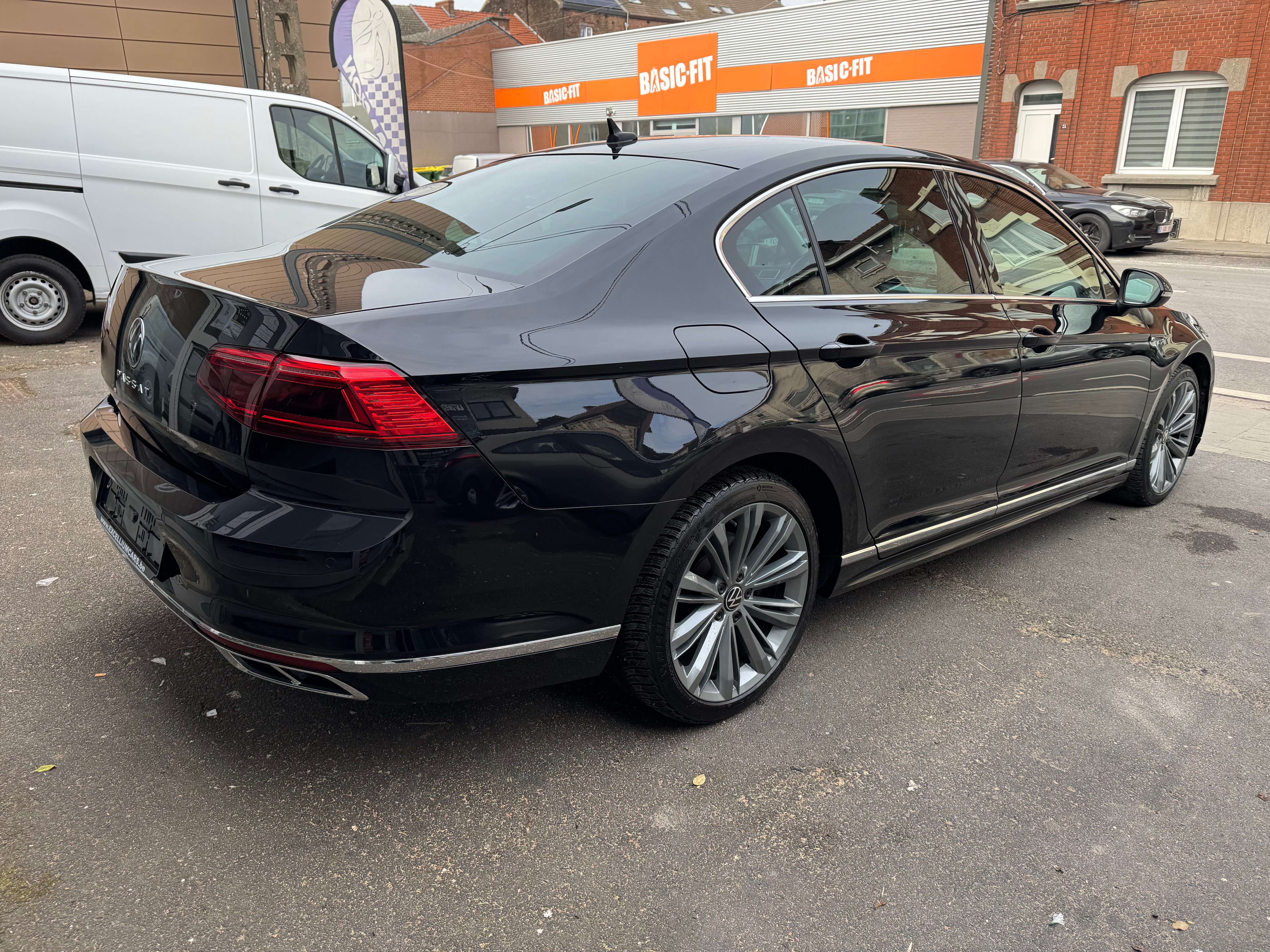 Volkswagen Passat 2.0 TDi R-line DSG Gps Camera Jante Led Cokpt Vrtl