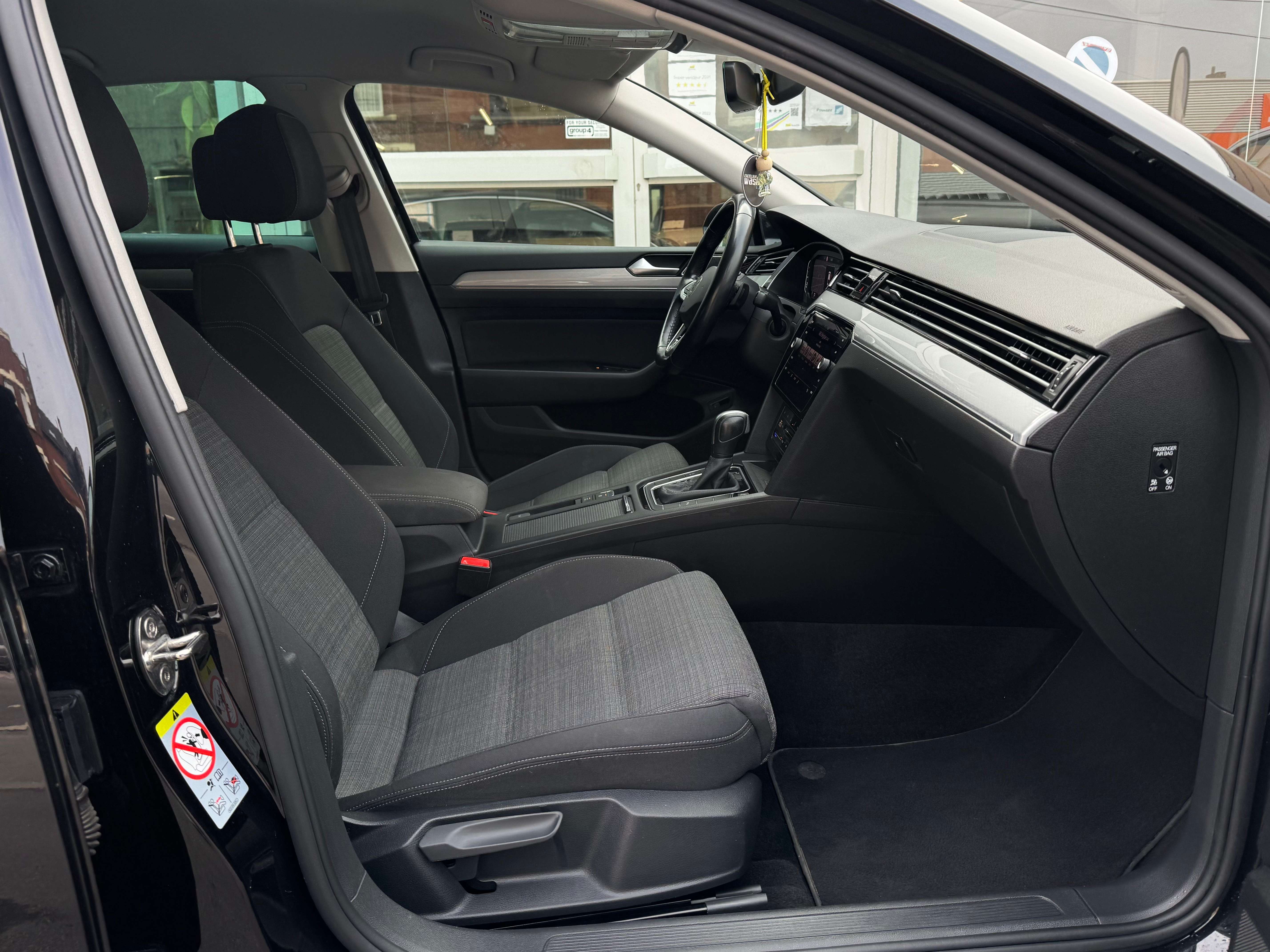 Volkswagen Passat 2.0 TDi R-line DSG Gps Camera Jante Led Cokpt Vrtl