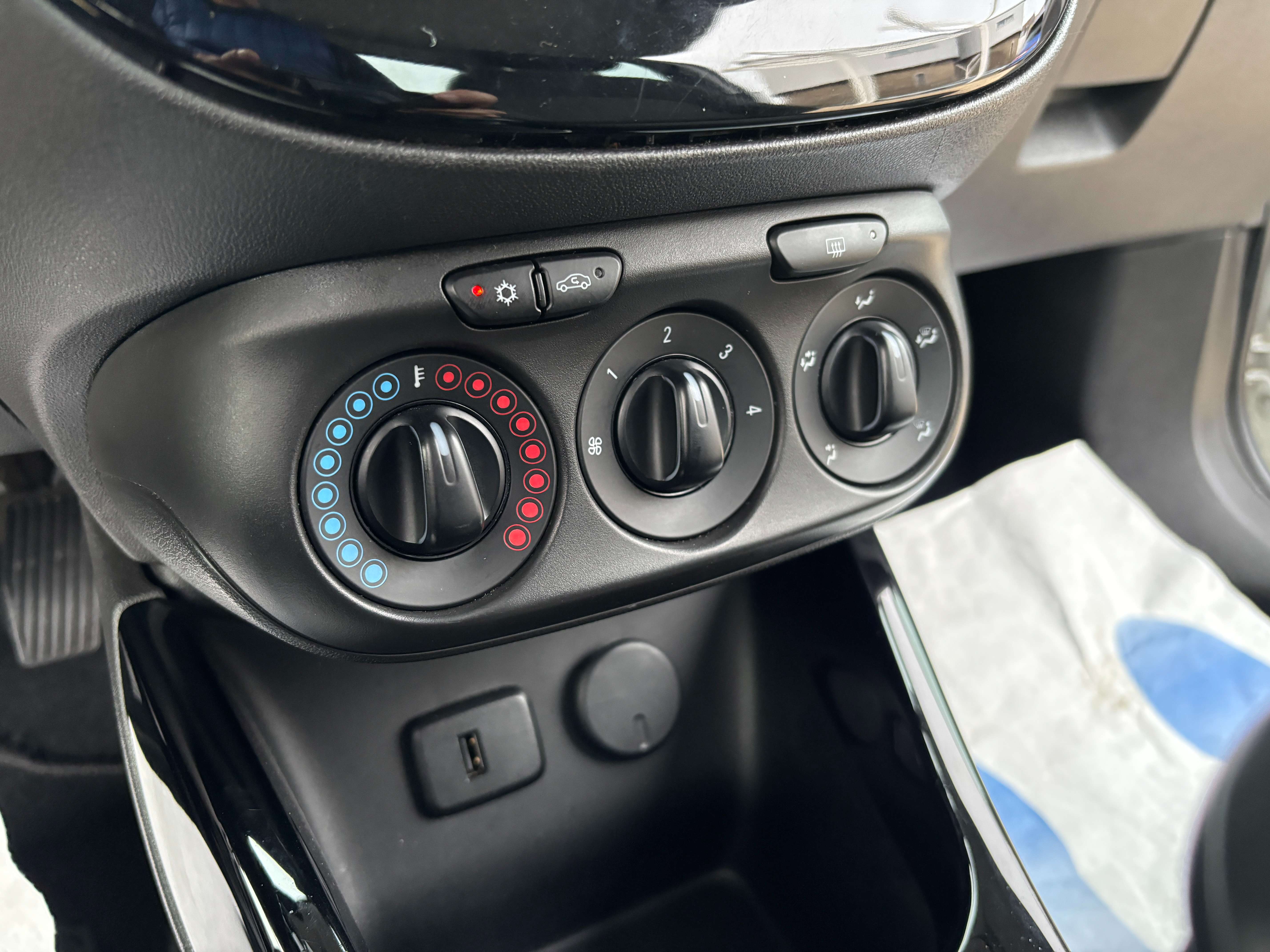 Opel Adam 1.2i *CARPLAY*CRUISE CONTROL*CAPTEUR AR*GARANTIE*