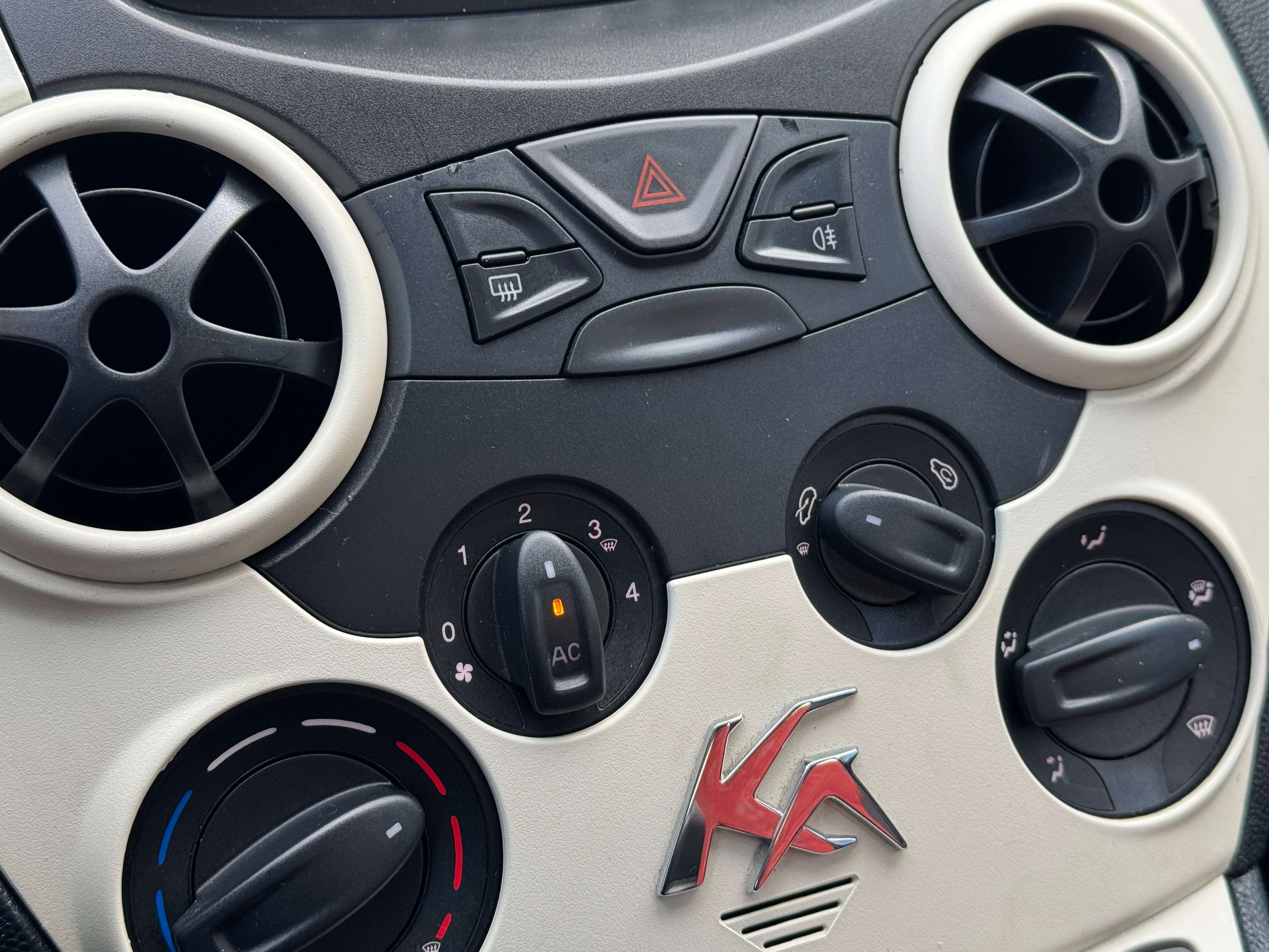 Ford Ka/Ka+ Ka 1.2i Ambiente Airco Airbag Tres Propre