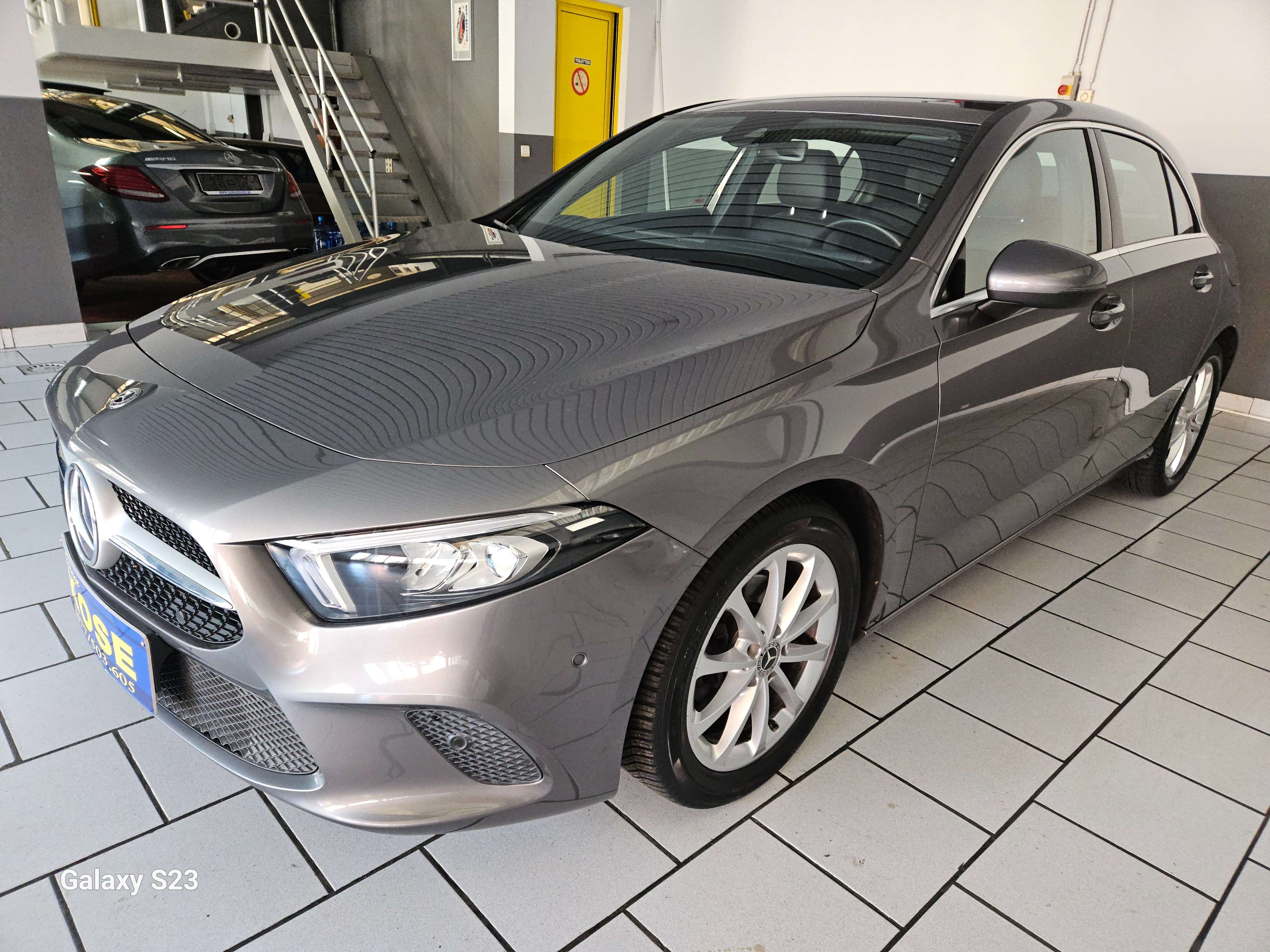 Mercedes-Benz A 180 116 CV |AUTOMATIQUE | CUIR TISSU | NAVIGATION