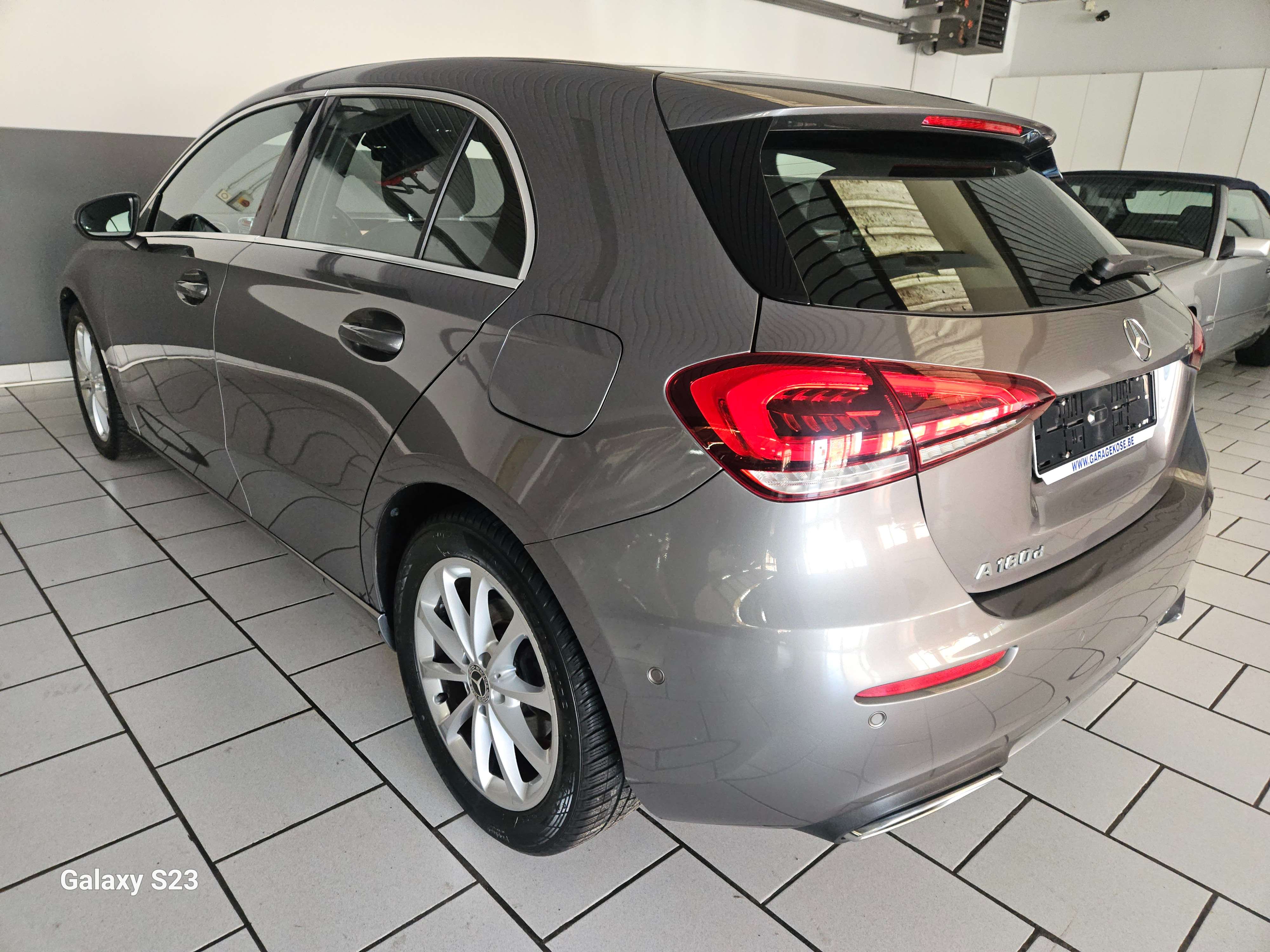 Mercedes-Benz A 180 116 CV |AUTOMATIQUE | CUIR TISSU | NAVIGATION