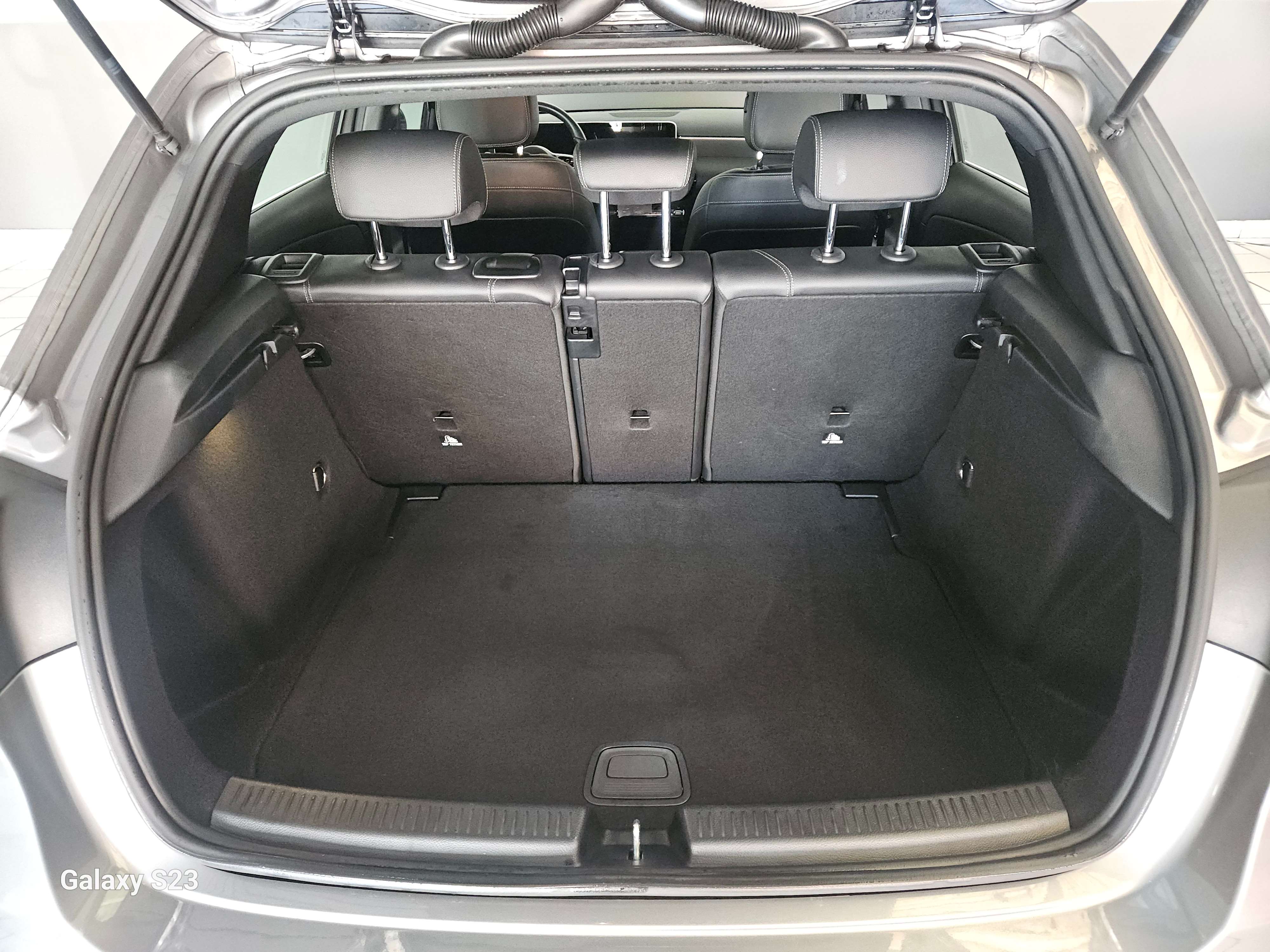 Mercedes-Benz A 180 116 CV |AUTOMATIQUE | CUIR TISSU | NAVIGATION
