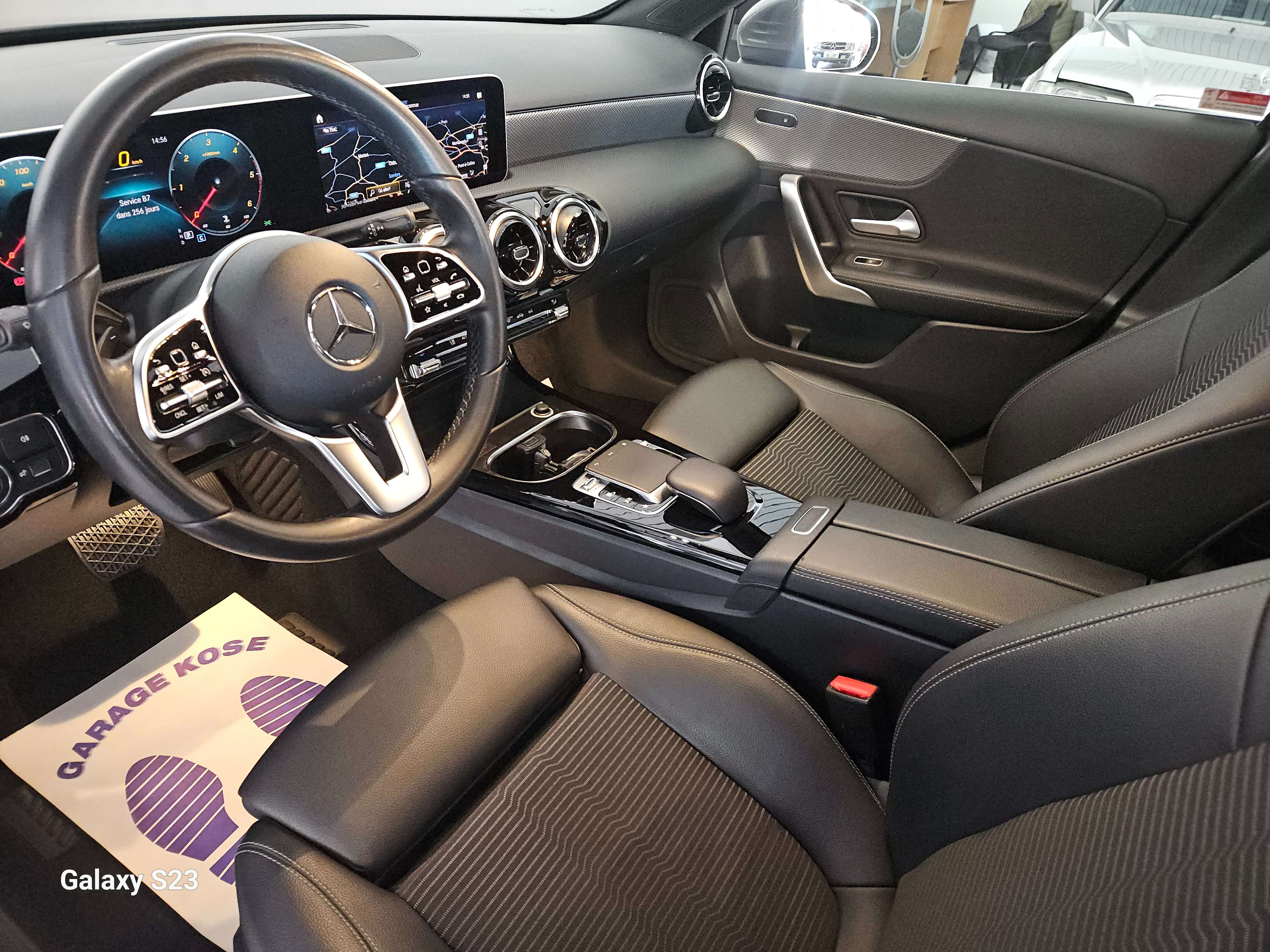 Mercedes-Benz A 180 116 CV |AUTOMATIQUE | CUIR TISSU | NAVIGATION