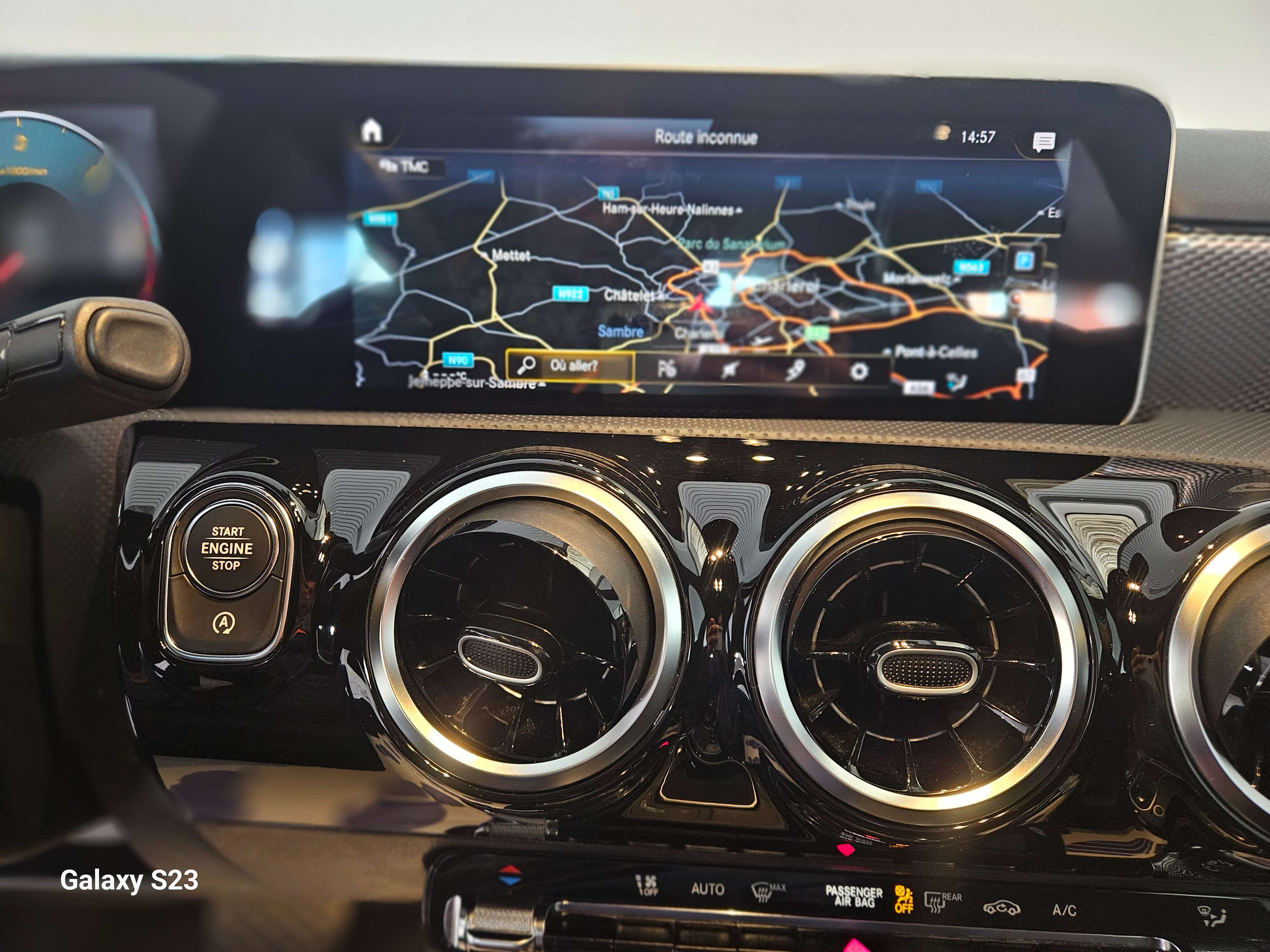 Mercedes-Benz A 180 116 CV |AUTOMATIQUE | CUIR TISSU | NAVIGATION