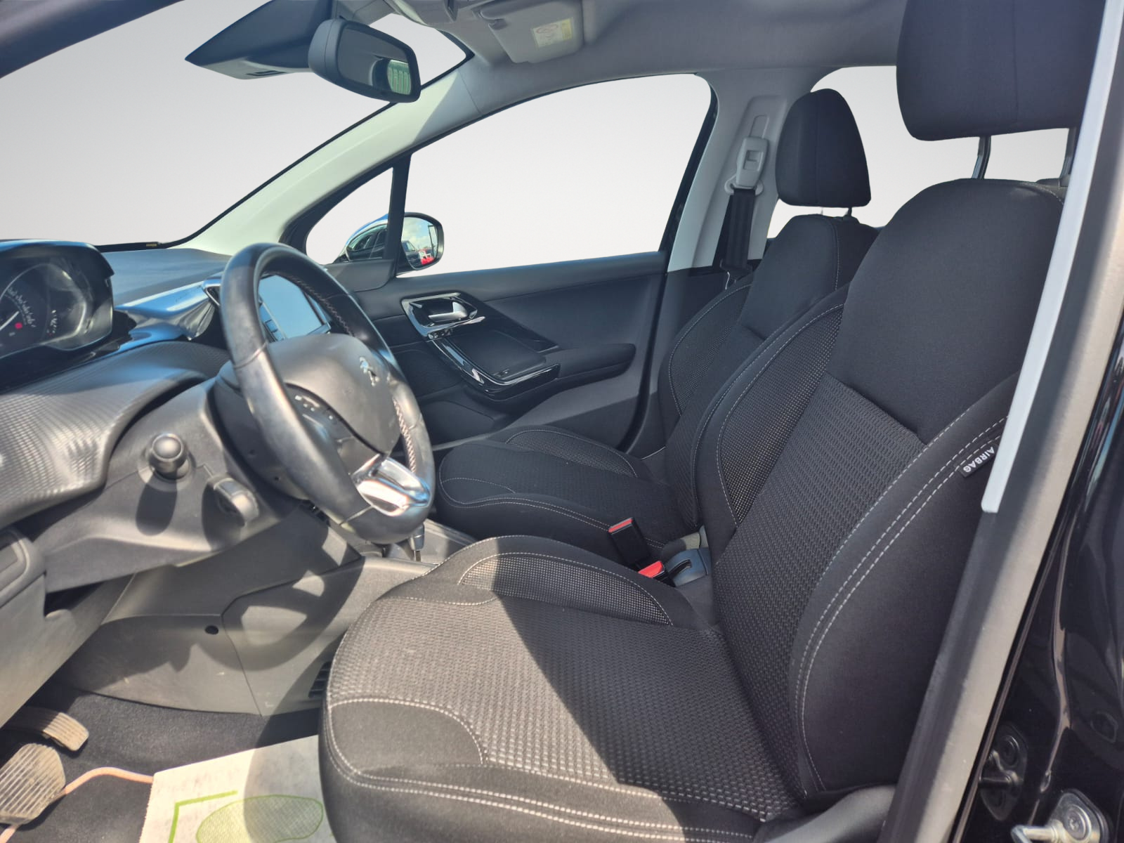 Peugeot 208 1.2i Tech Edition / Carplay / Camera / Garantie 1A