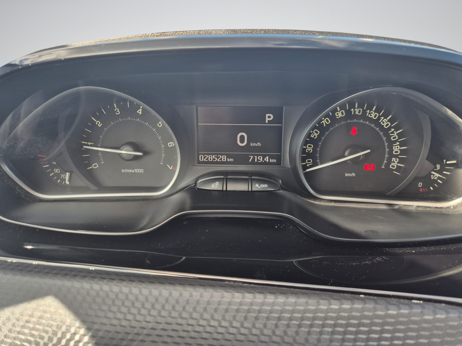 Peugeot 208 1.2i Tech Edition / Carplay / Camera / Garantie 1A