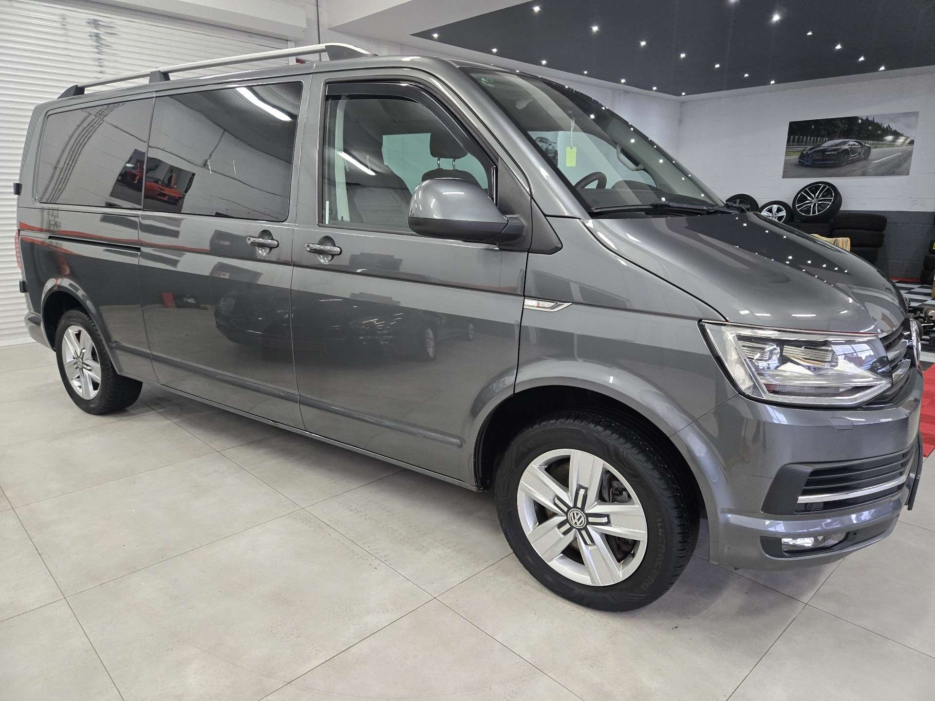Volkswagen T6 Caravelle *HIGHLINE*5PLACES*CUIR*NAVI*204CV*UTILITAIRE*