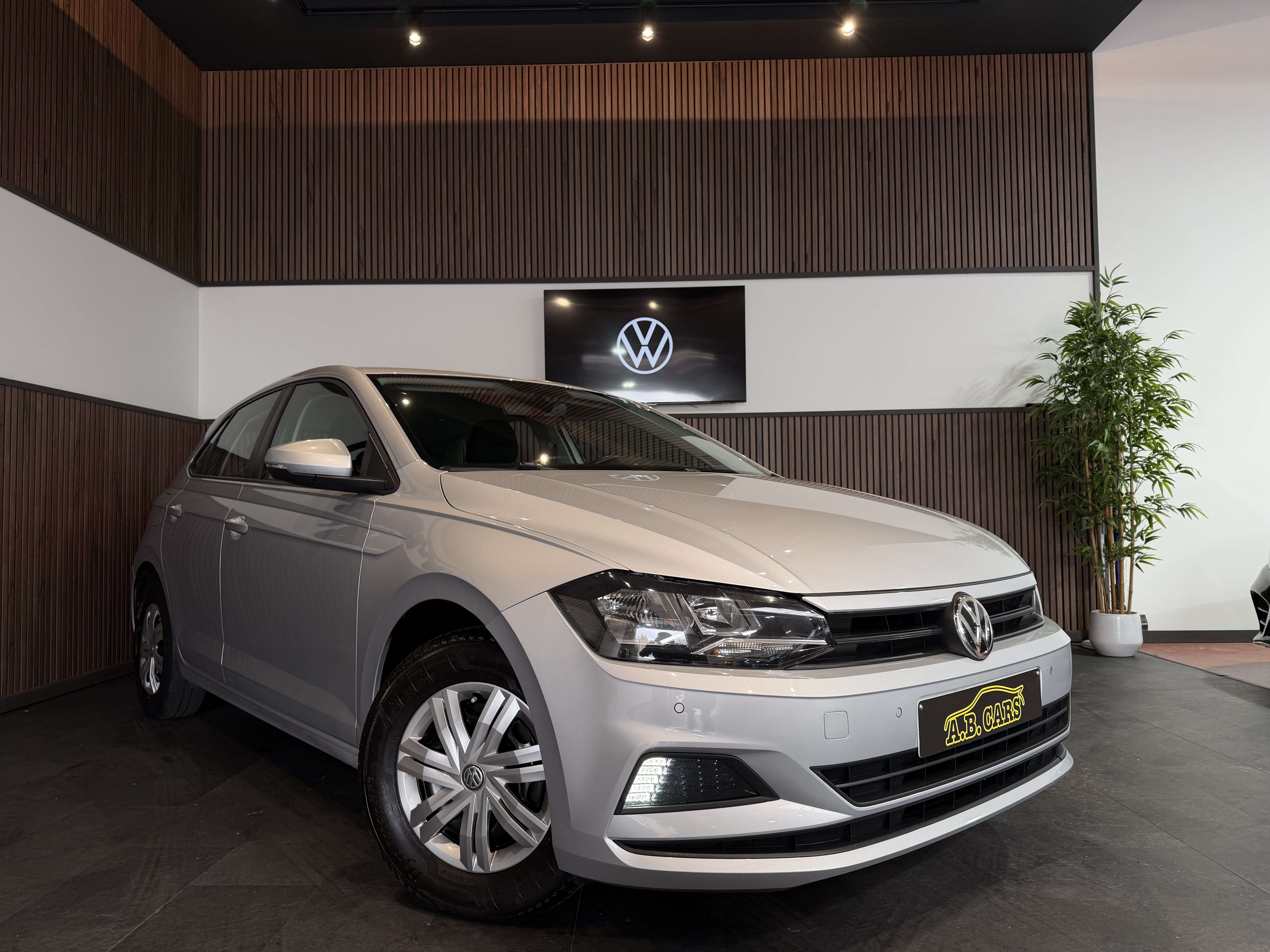 Volkswagen Polo 1.0i - GARANTIE 12M - CARNET FULL - 1ERPRO