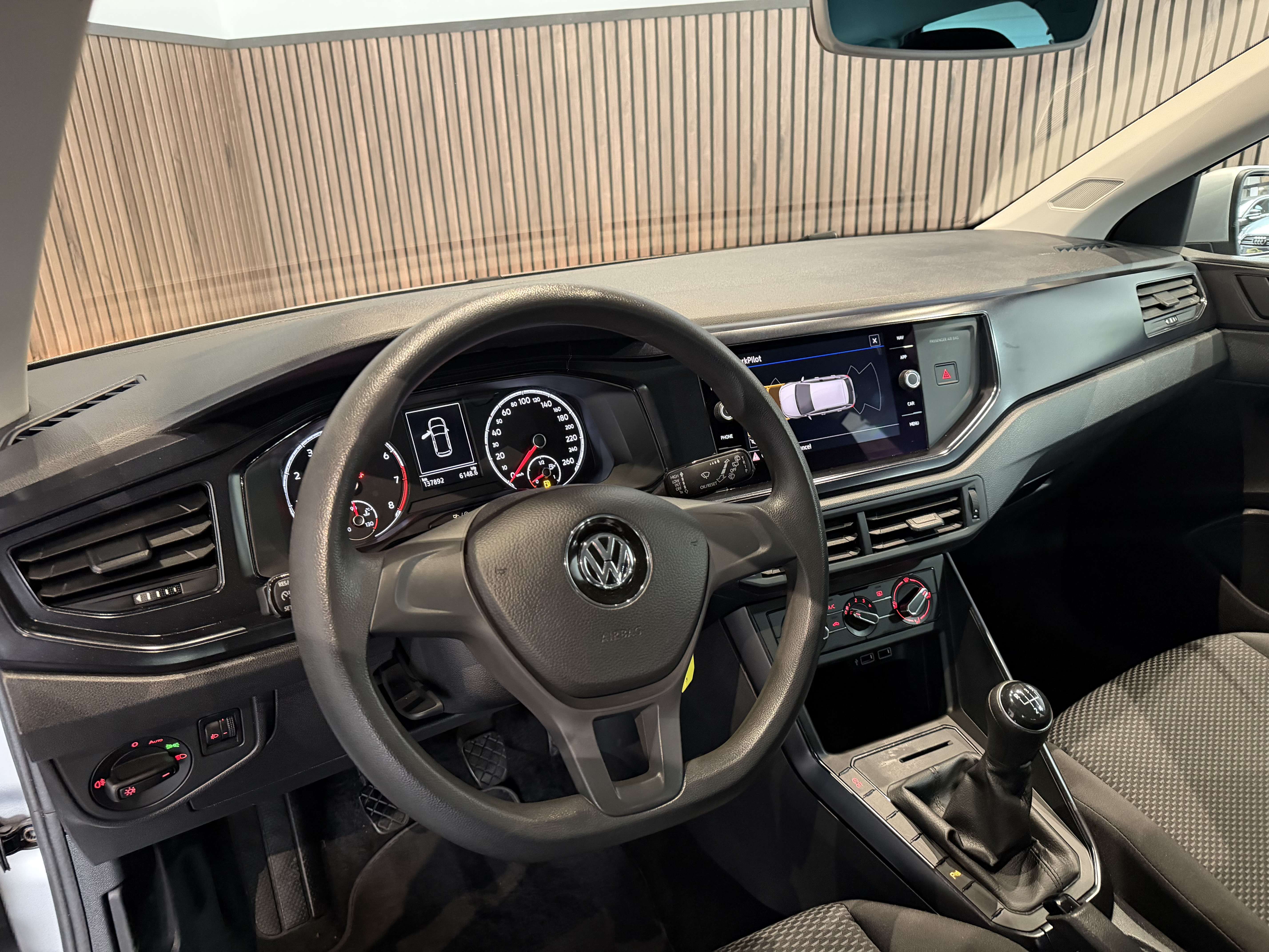 Volkswagen Polo 1.0i - GARANTIE 12M - CARNET FULL - 1ERPRO