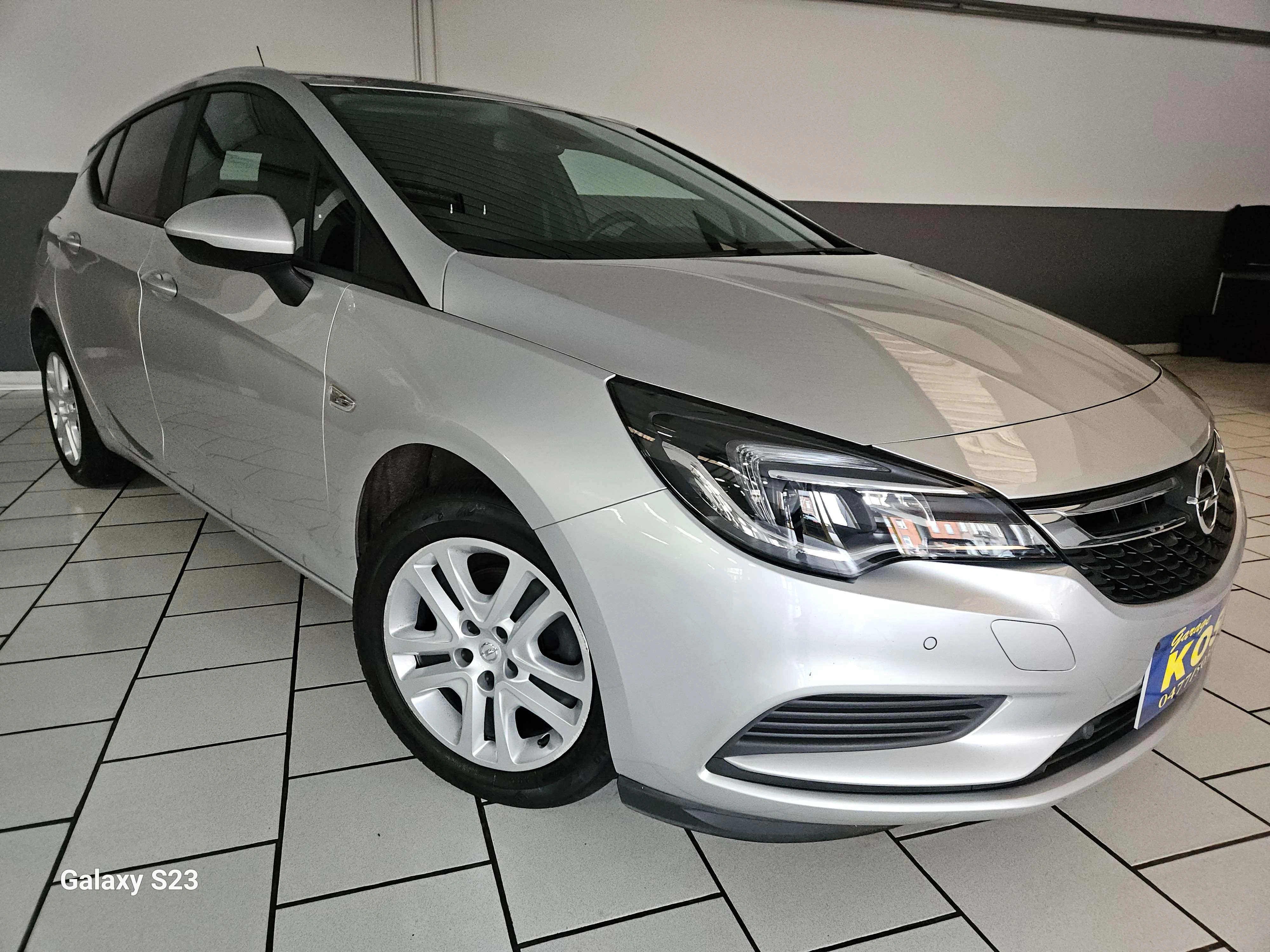 Opel Astra 1.6i XEP 104 CV | CARPLAY | CLIM BOITE AUTOMATIQUE