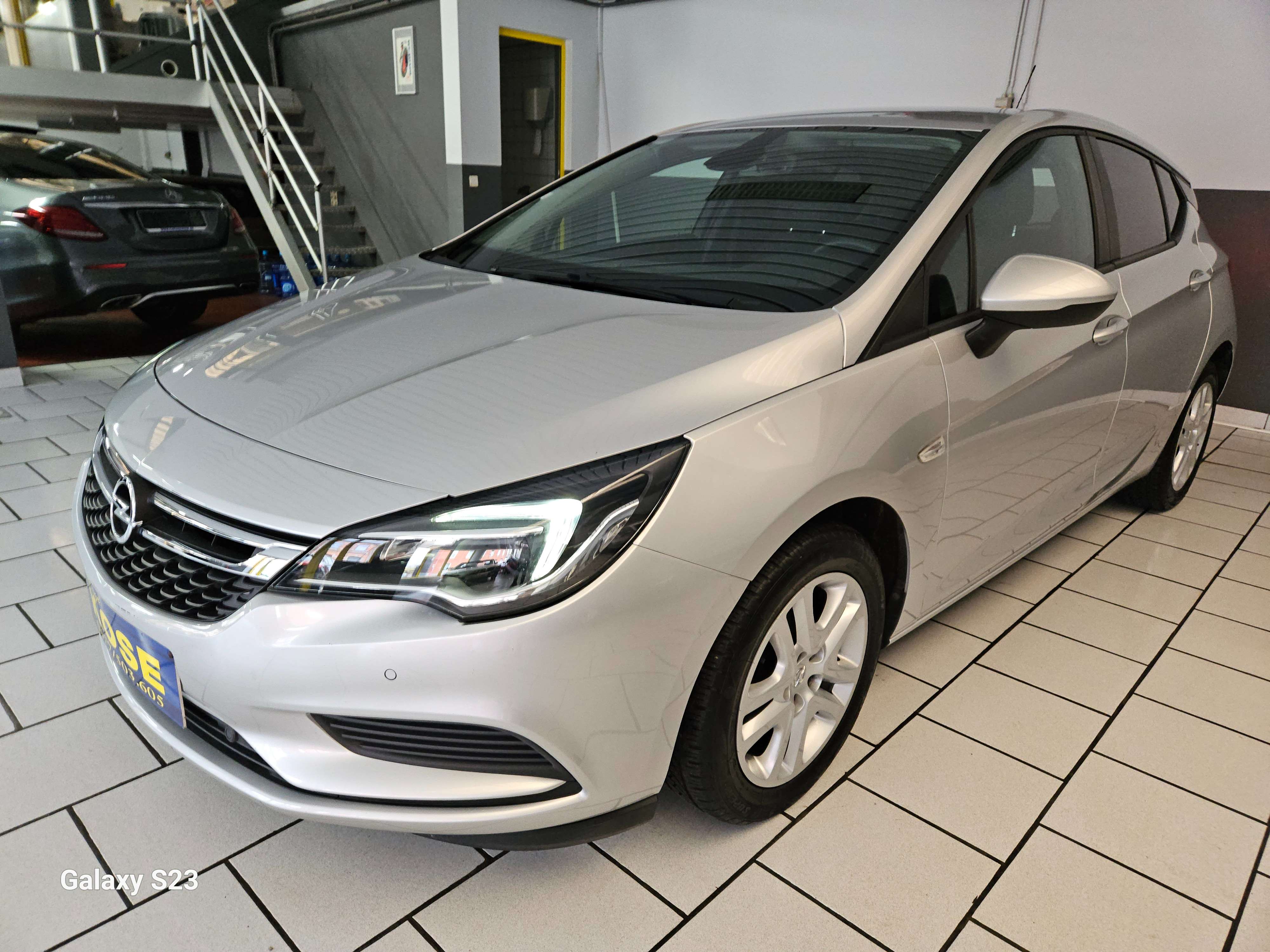 Opel Astra 1.6i XEP 104 CV | CARPLAY | CLIM BOITE AUTOMATIQUE