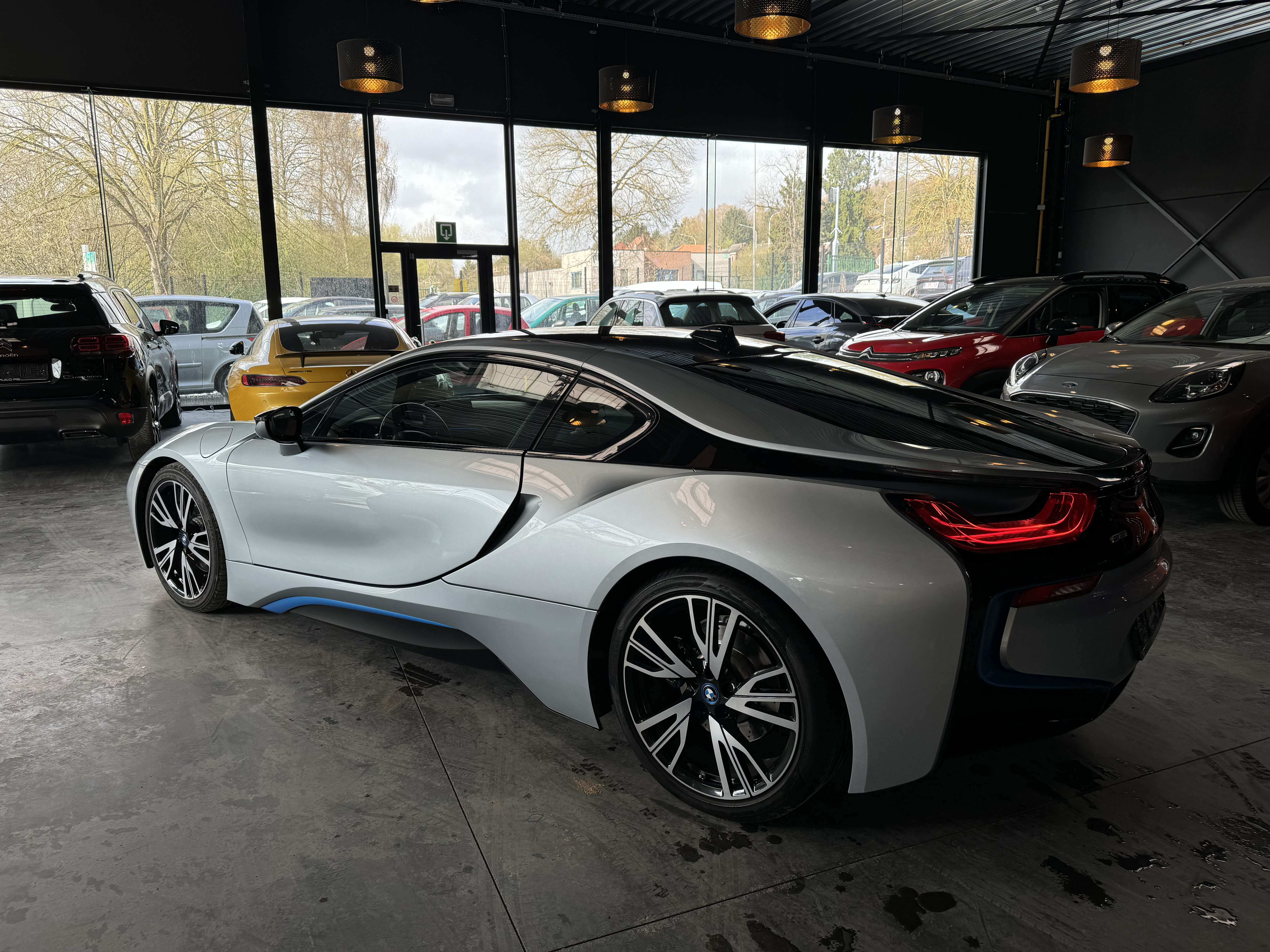 BMW i8 1.5 TURBO 231CV + E-96KW 131CV - CARBON/ALU - FULL