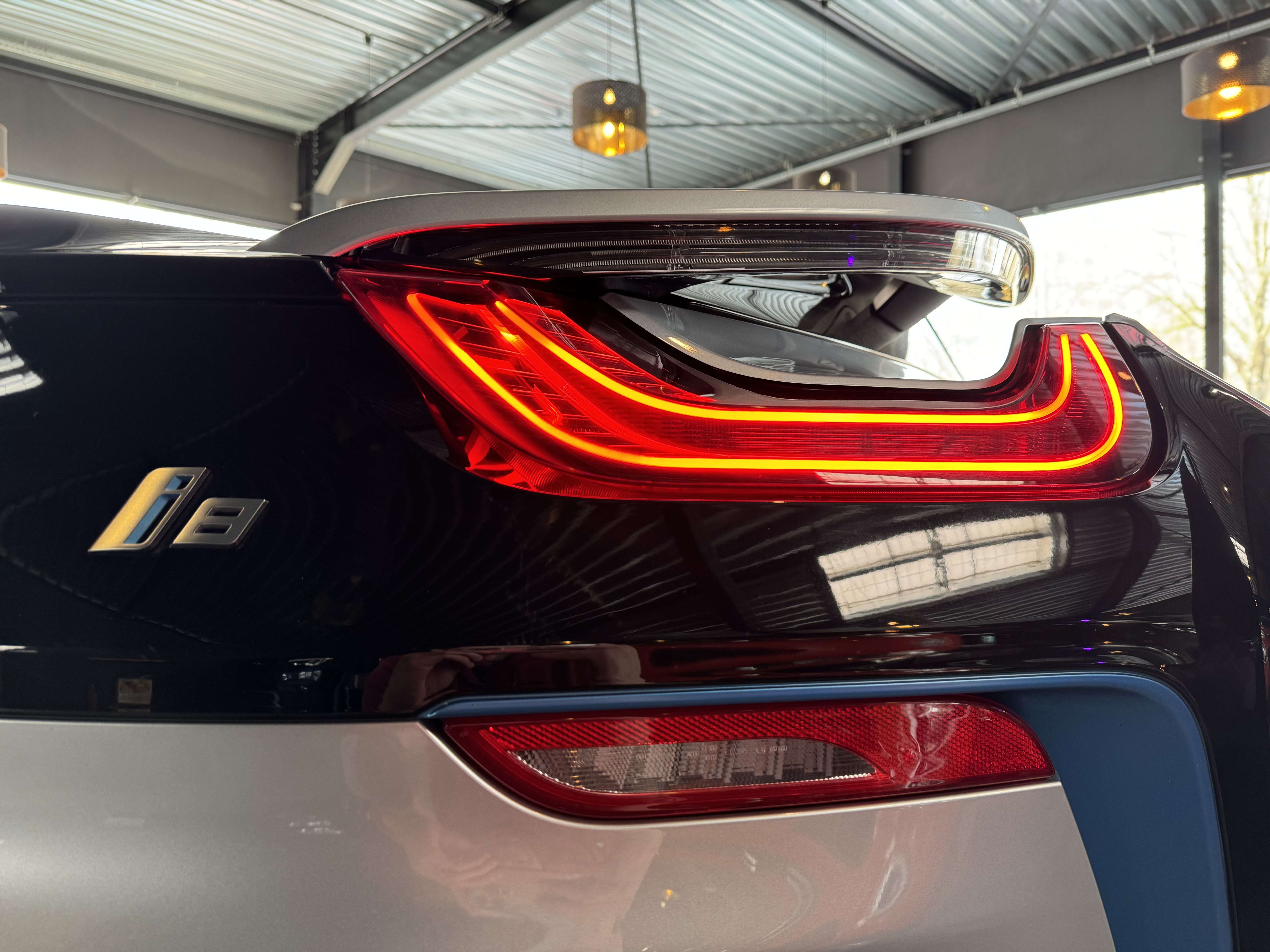 BMW i8 1.5 TURBO 231CV + E-96KW 131CV - CARBON/ALU - FULL