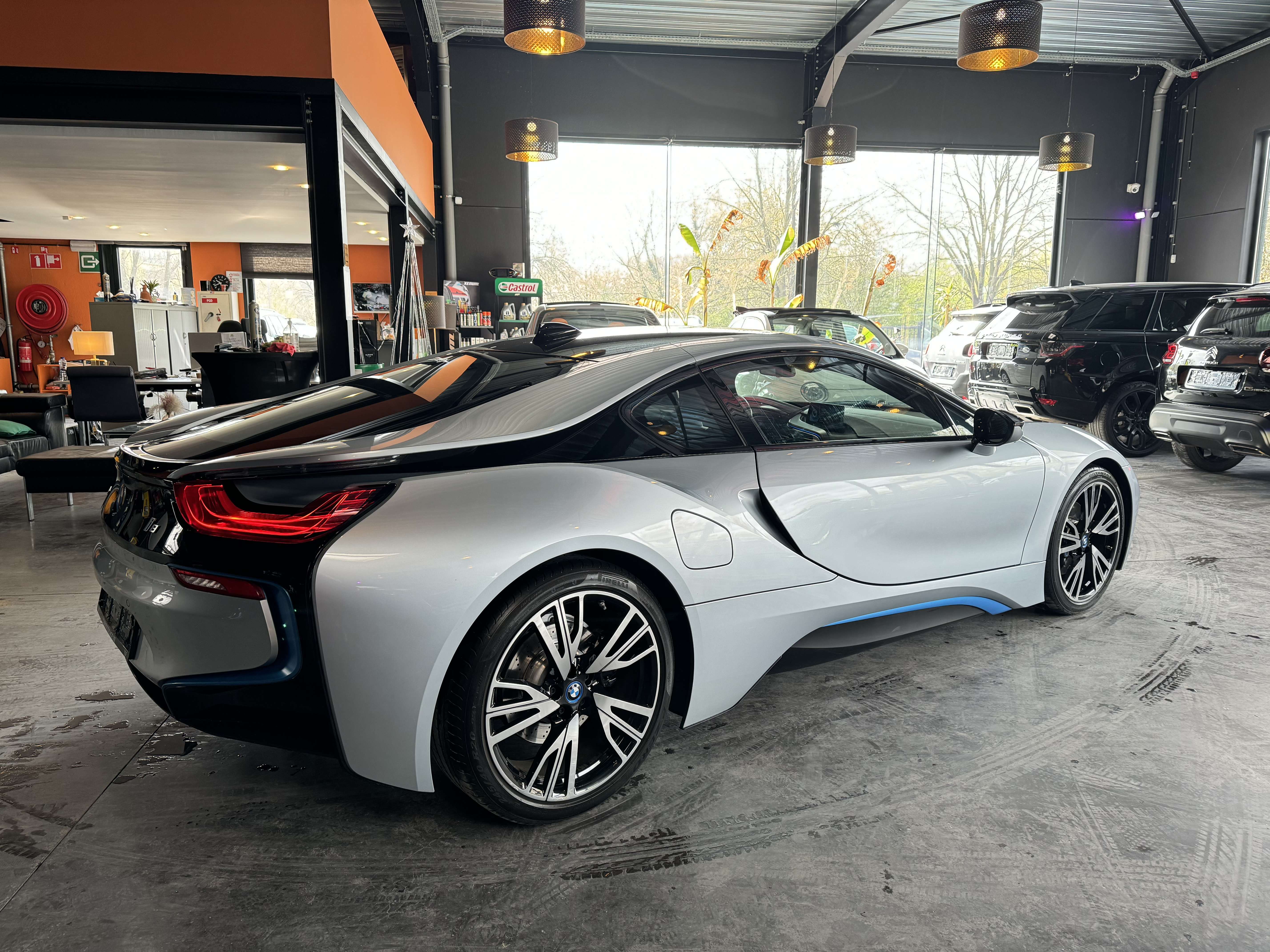 BMW i8 1.5 TURBO 231CV + E-96KW 131CV - CARBON/ALU - FULL