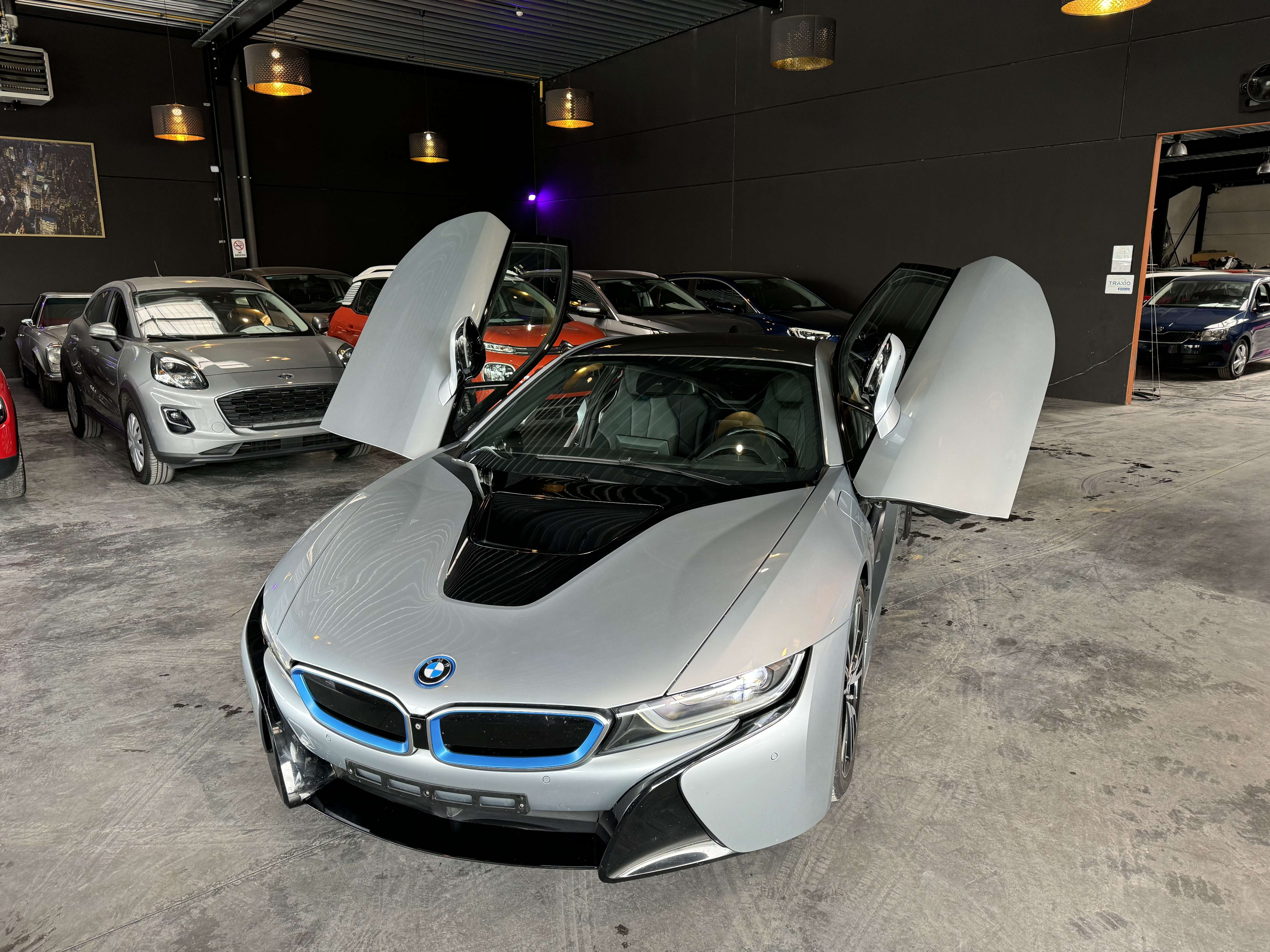 BMW i8 1.5 TURBO 231CV + E-96KW 131CV - CARBON/ALU - FULL