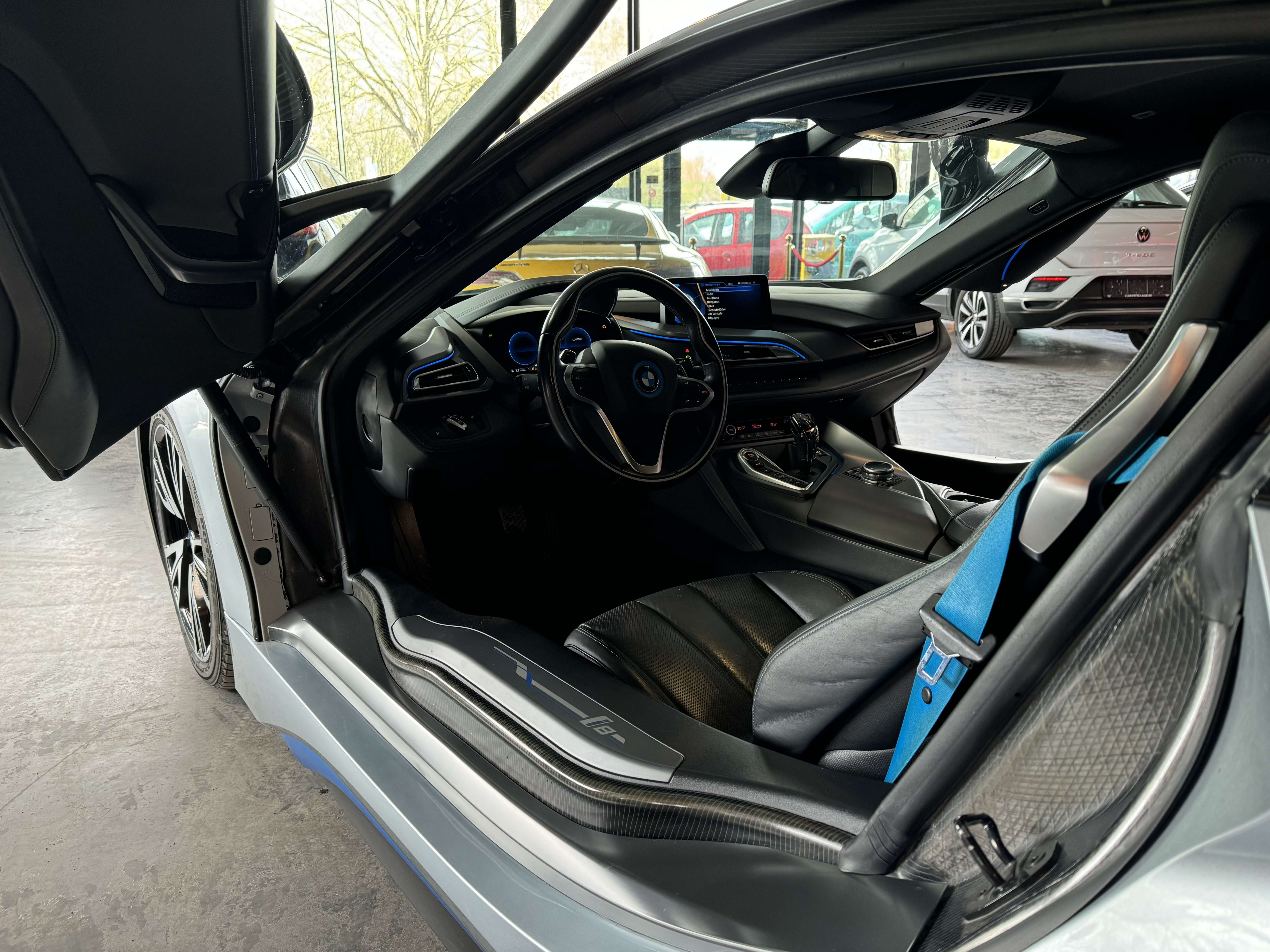 BMW i8 1.5 TURBO 231CV + E-96KW 131CV - CARBON/ALU - FULL