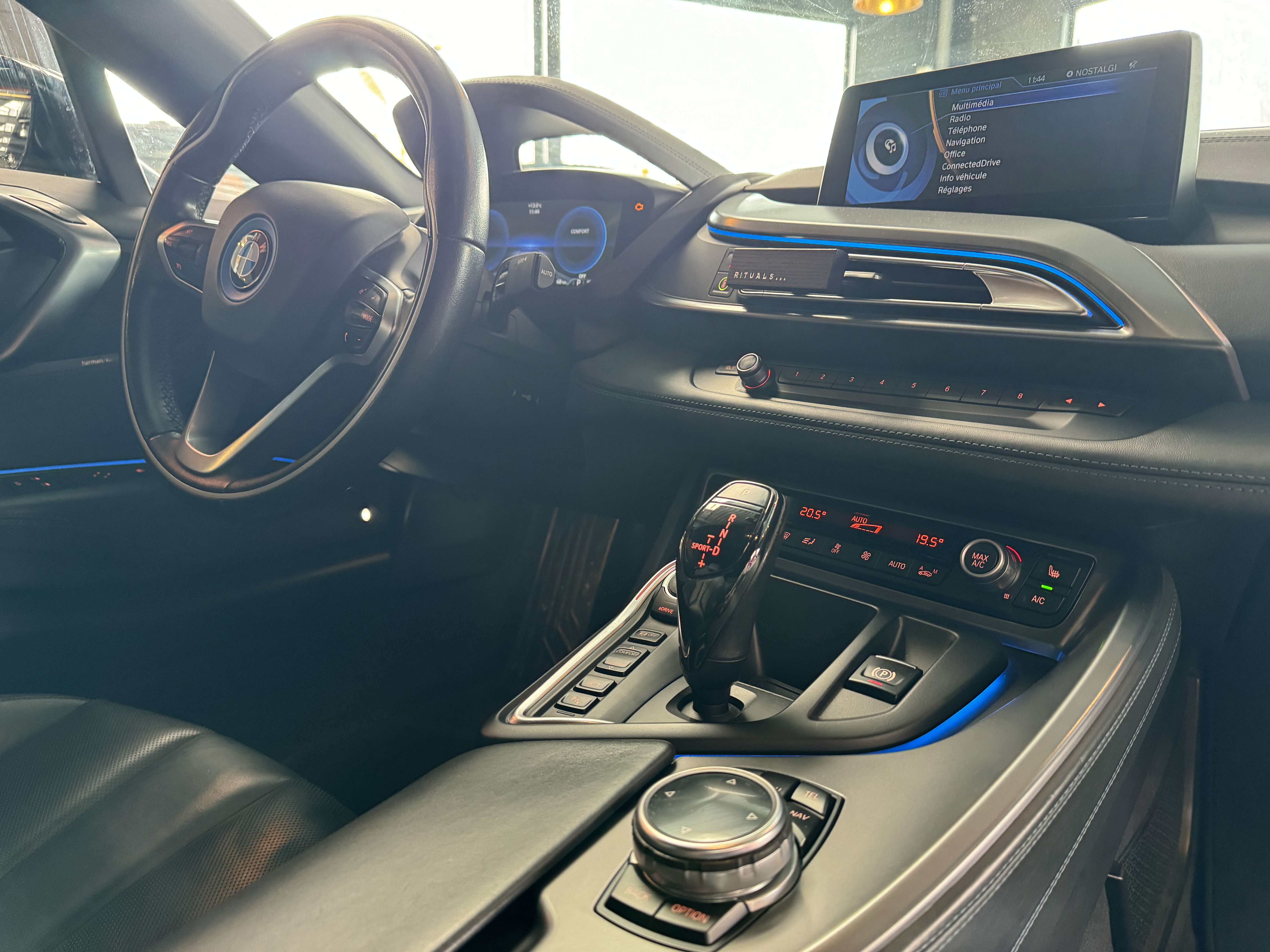 BMW i8 1.5 TURBO 231CV + E-96KW 131CV - CARBON/ALU - FULL