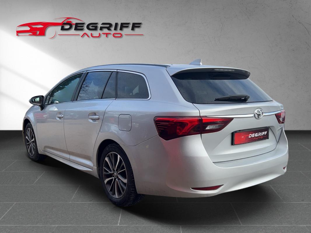 Toyota Avensis SPORTS PRO Touring 143 D-4D Executive