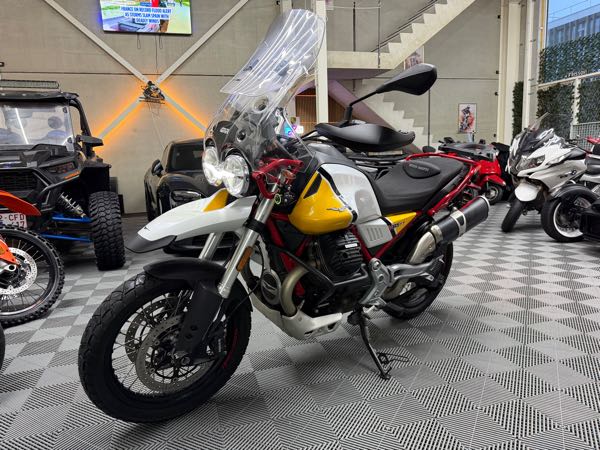 MOTO GUZZI V85TT