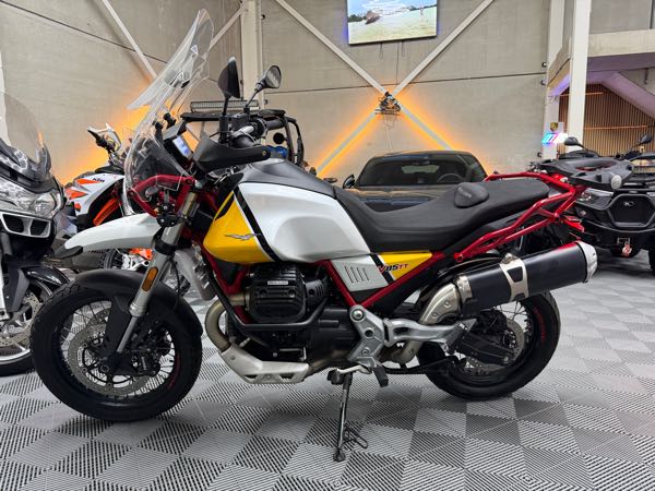 MOTO GUZZI V85TT