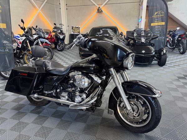HARLEY-DAVIDSON CVO ELECTRA GLIDE ULTRA CLASSIC