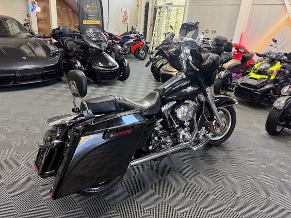 HARLEY-DAVIDSON CVO ELECTRA GLIDE ULTRA CLASSIC