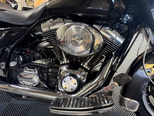 HARLEY-DAVIDSON CVO ELECTRA GLIDE ULTRA CLASSIC