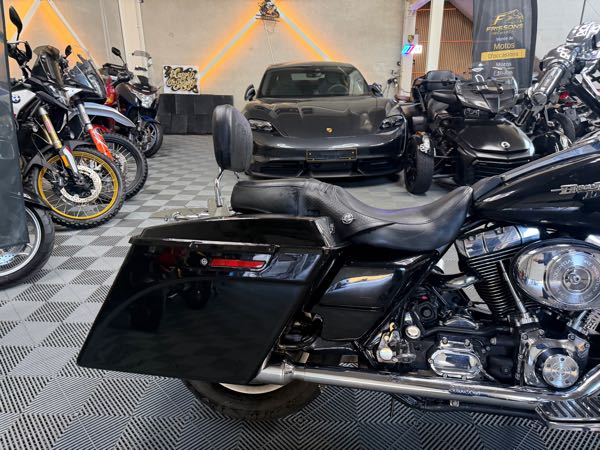 HARLEY-DAVIDSON CVO ELECTRA GLIDE ULTRA CLASSIC