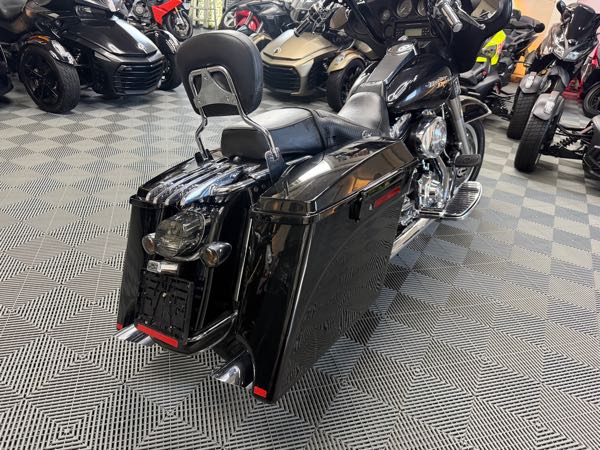 HARLEY-DAVIDSON CVO ELECTRA GLIDE ULTRA CLASSIC
