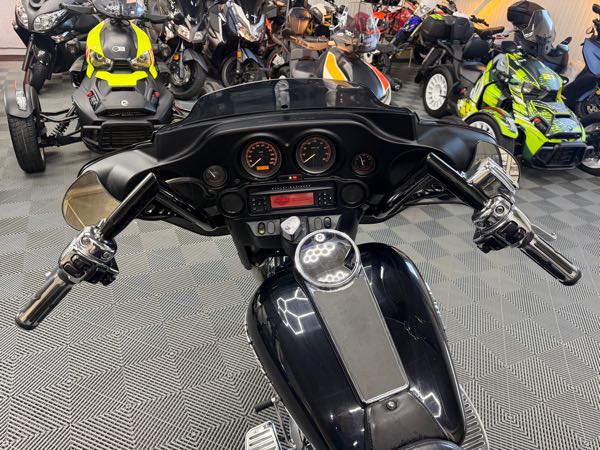 HARLEY-DAVIDSON CVO ELECTRA GLIDE ULTRA CLASSIC