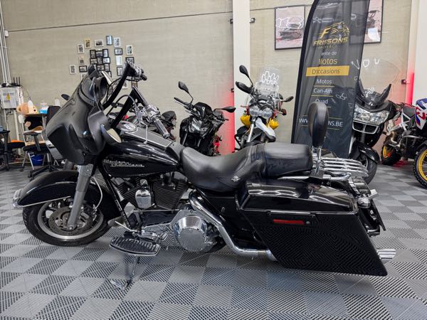 HARLEY-DAVIDSON CVO ELECTRA GLIDE ULTRA CLASSIC