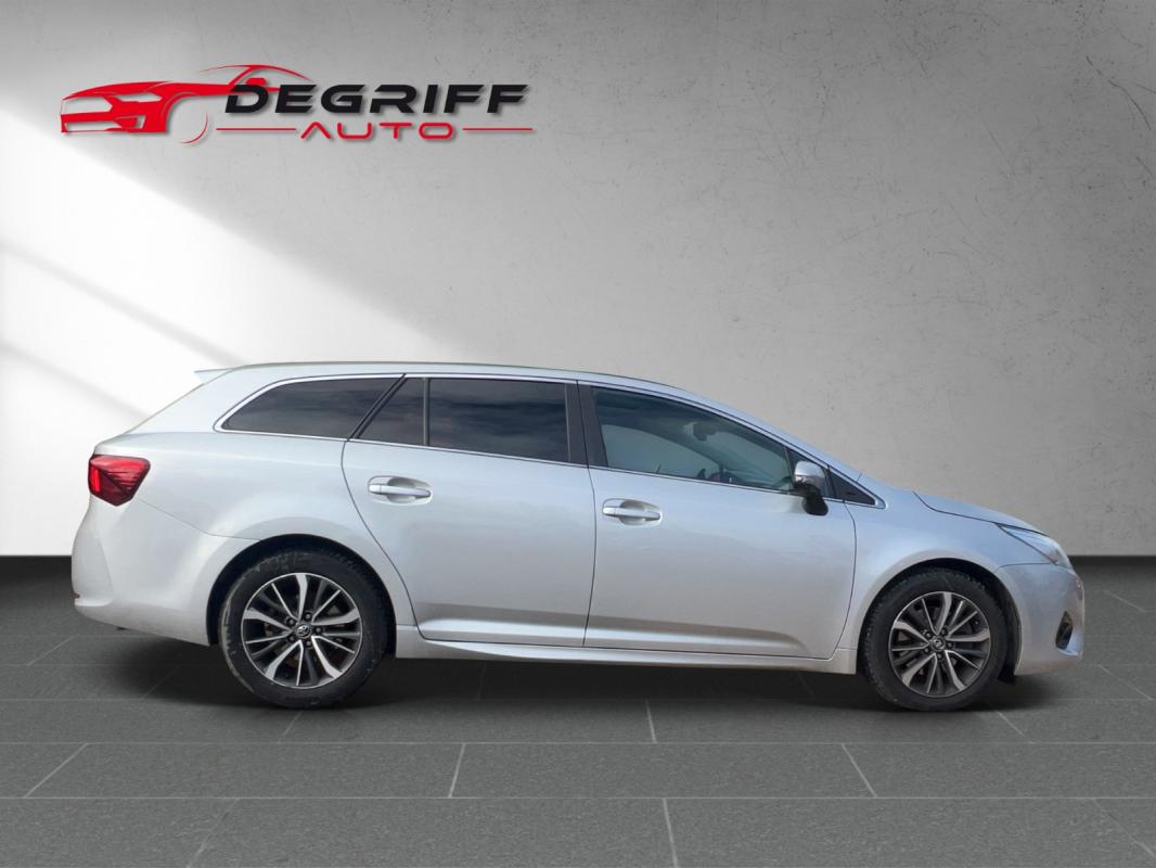 Toyota Avensis SPORTS PRO Touring 143 D-4D Executive