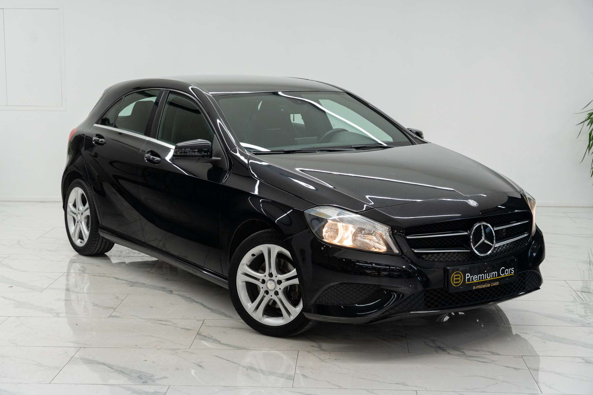 Mercedes-Benz A 180 cgi Sport Line! Facelift!Automaat! Cruise! Camera!
