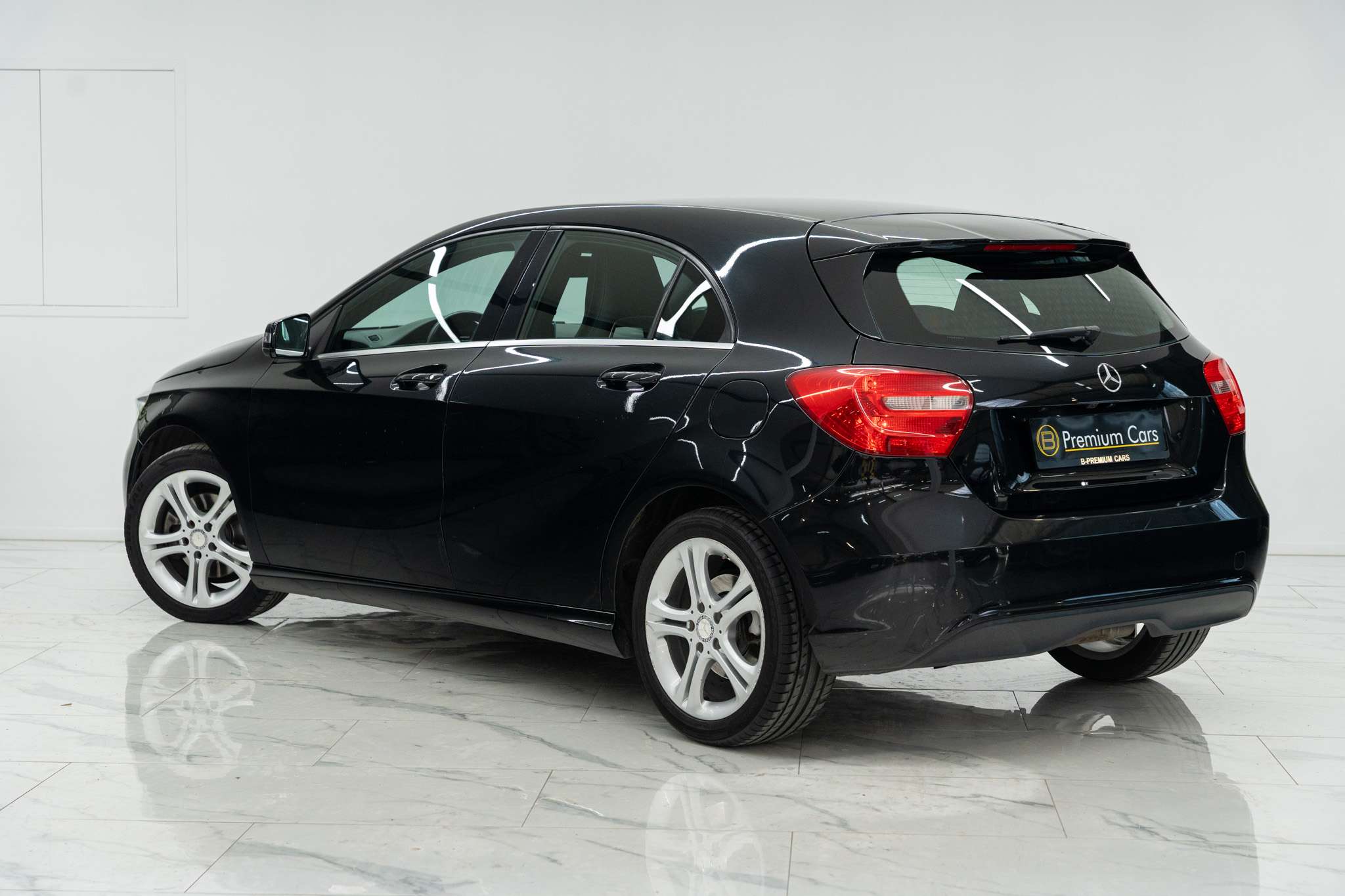 Mercedes-Benz A 180 cgi Sport Line! Facelift!Automaat! Cruise! Camera!