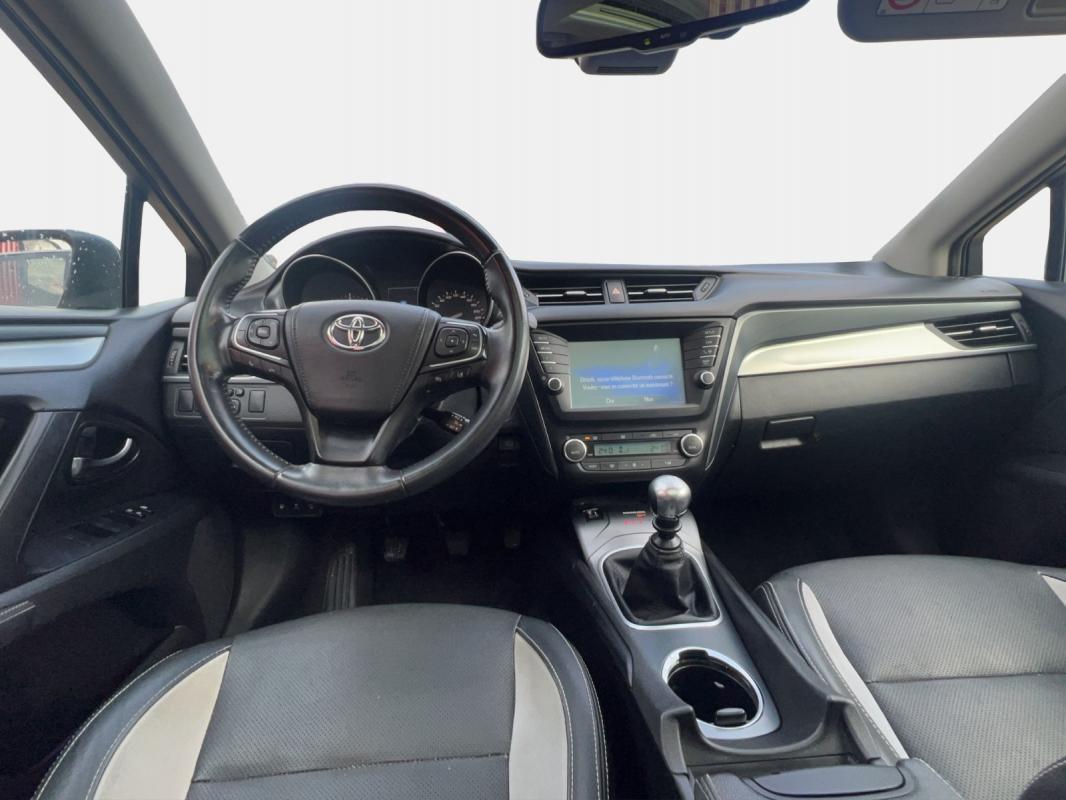 Toyota Avensis SPORTS PRO Touring 143 D-4D Executive