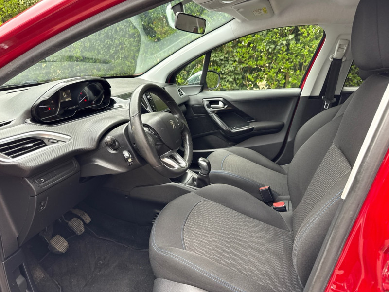 Peugeot 208 1.6 HDI 75CH STYLE 5P * 2018 * 1ERE MAIN * GPS * GARANTIE