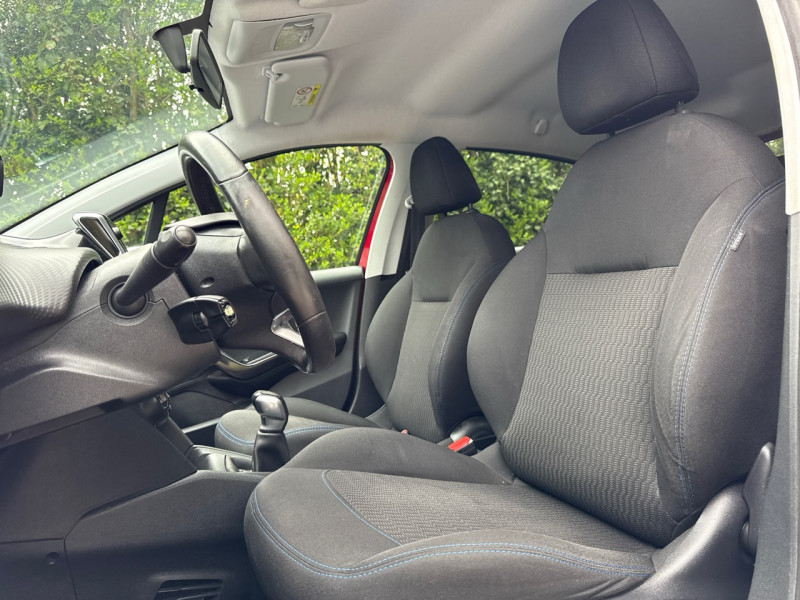 Peugeot 208 1.6 HDI 75CH STYLE 5P * 2018 * 1ERE MAIN * GPS * GARANTIE