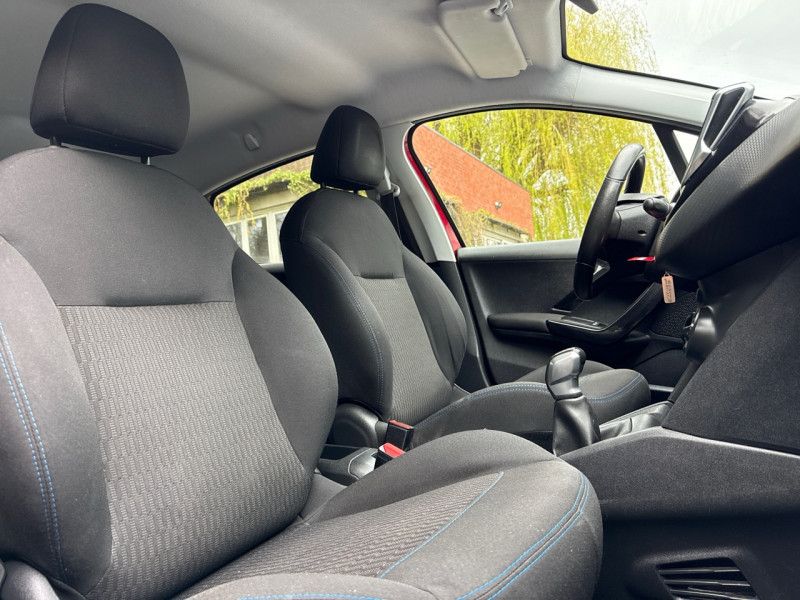 Peugeot 208 1.6 HDI 75CH STYLE 5P * 2018 * 1ERE MAIN * GPS * GARANTIE