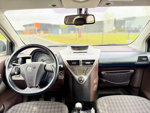 Toyota Iq 68 VVT-I