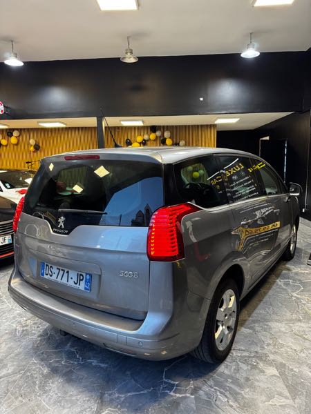 Peugeot 5008 II 1.6 BLUEHDI 120 S&amp;S ALLURE BUSINESS EAT6