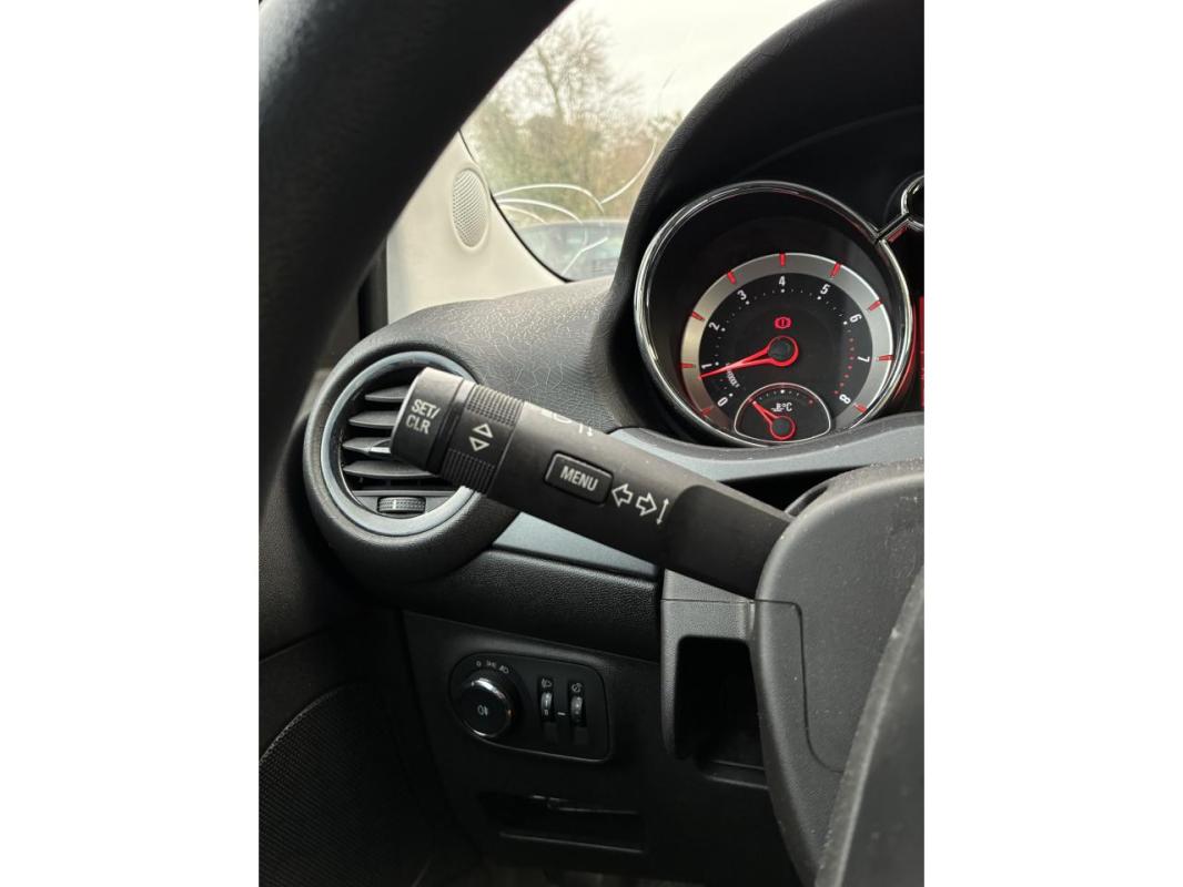 Opel Adam 1.2i Twinport - 70 BERLINE